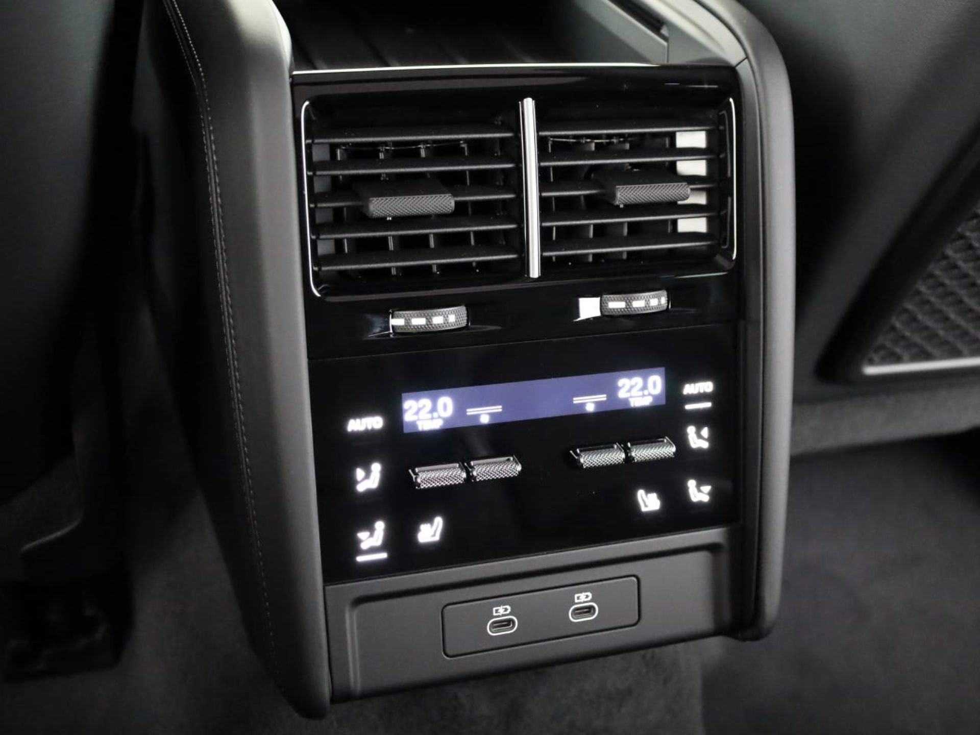 PORSCHE Cayenne Turbo Electric-image-15