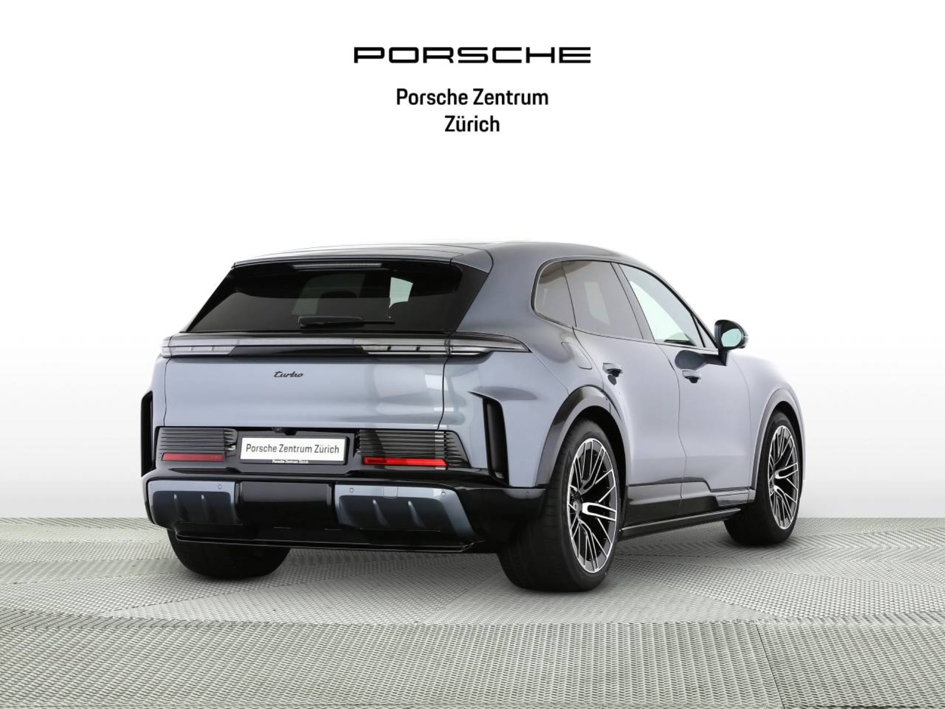 PORSCHE Cayenne Turbo Electric-image-2