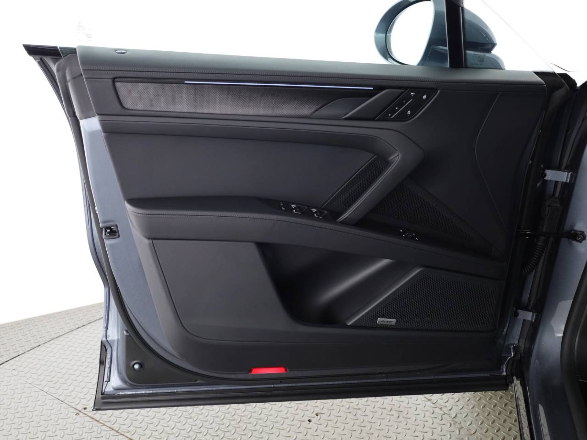 PORSCHE Cayenne Turbo Electric-image-19