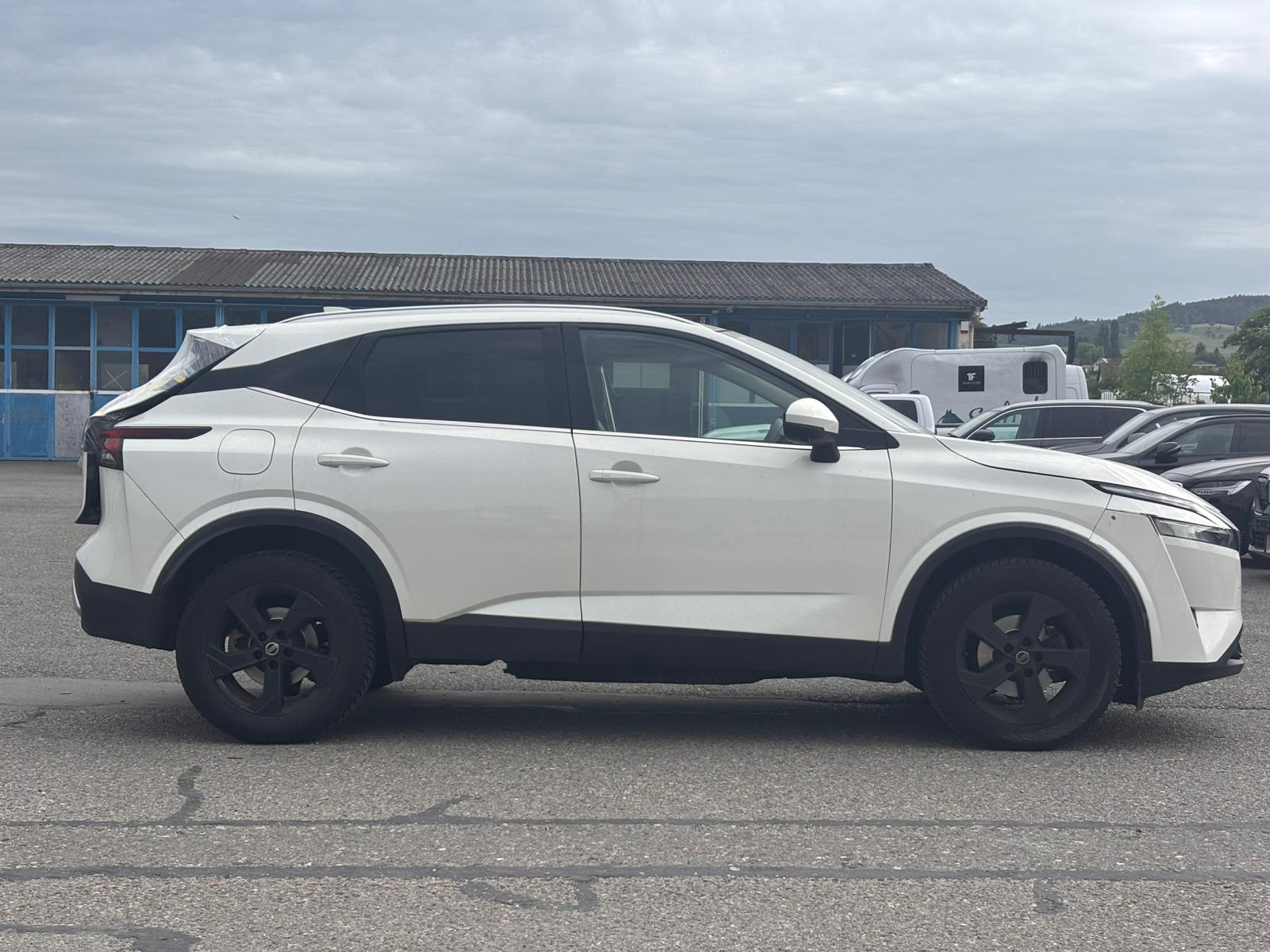 NISSAN Qashqai 1.3 DIG-T MHEV Premiere Edition Xtronic-image-3