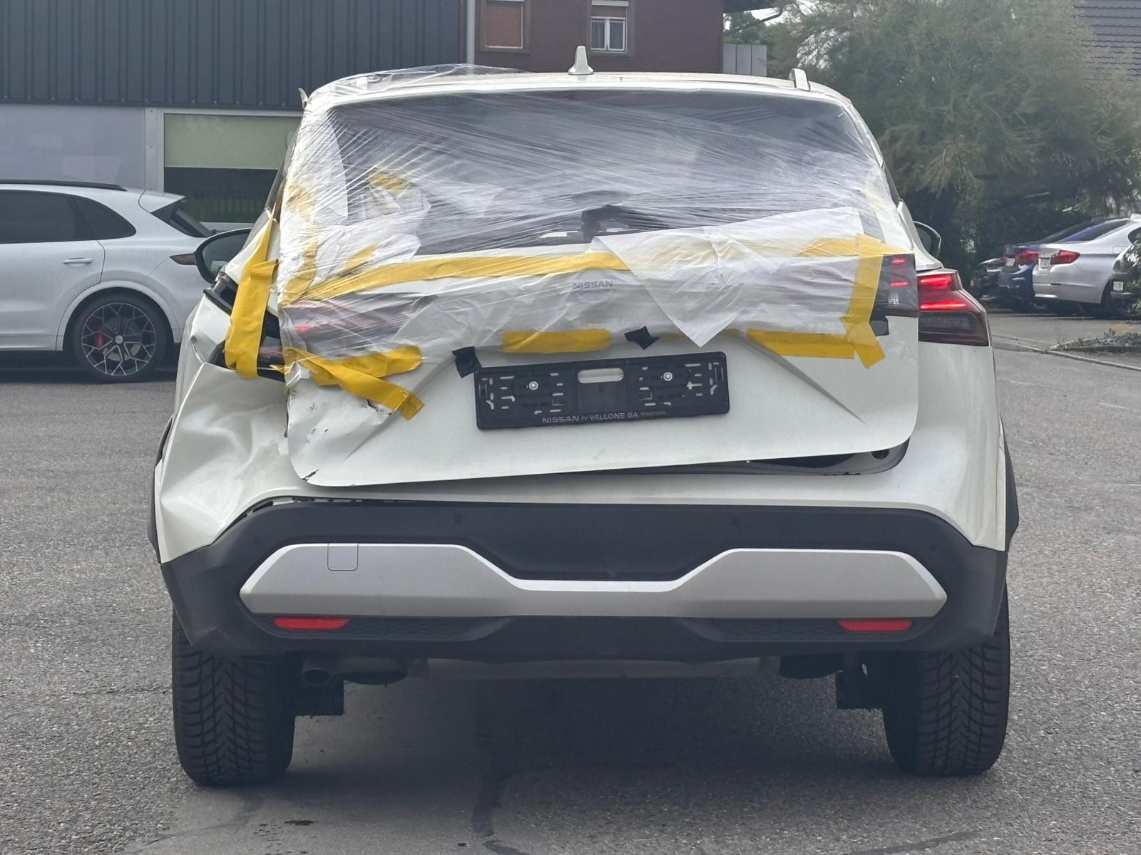 NISSAN Qashqai 1.3 DIG-T MHEV Premiere Edition Xtronic-image-5