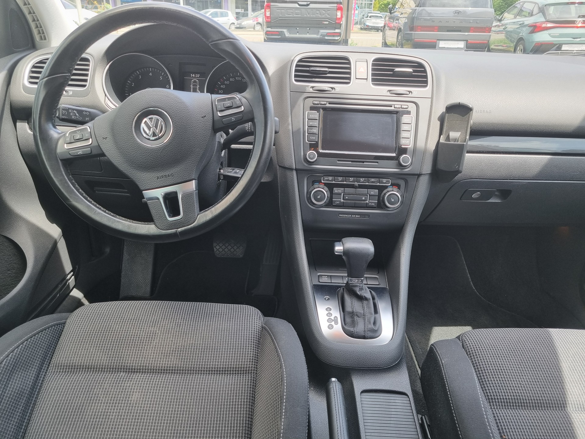 VW Golf 1.4 TSI Team DSG-image-12