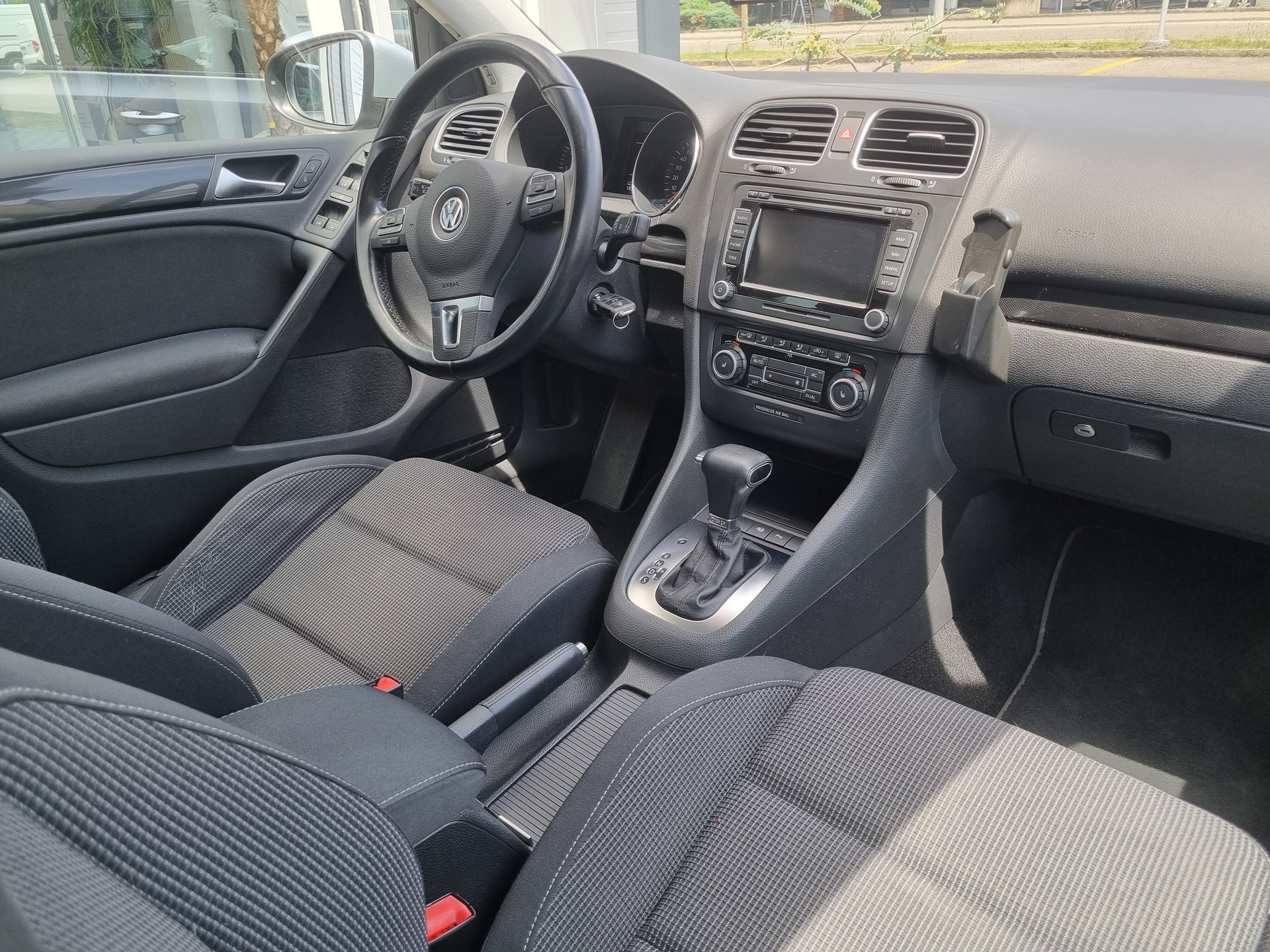 VW Golf 1.4 TSI Team DSG-image-11