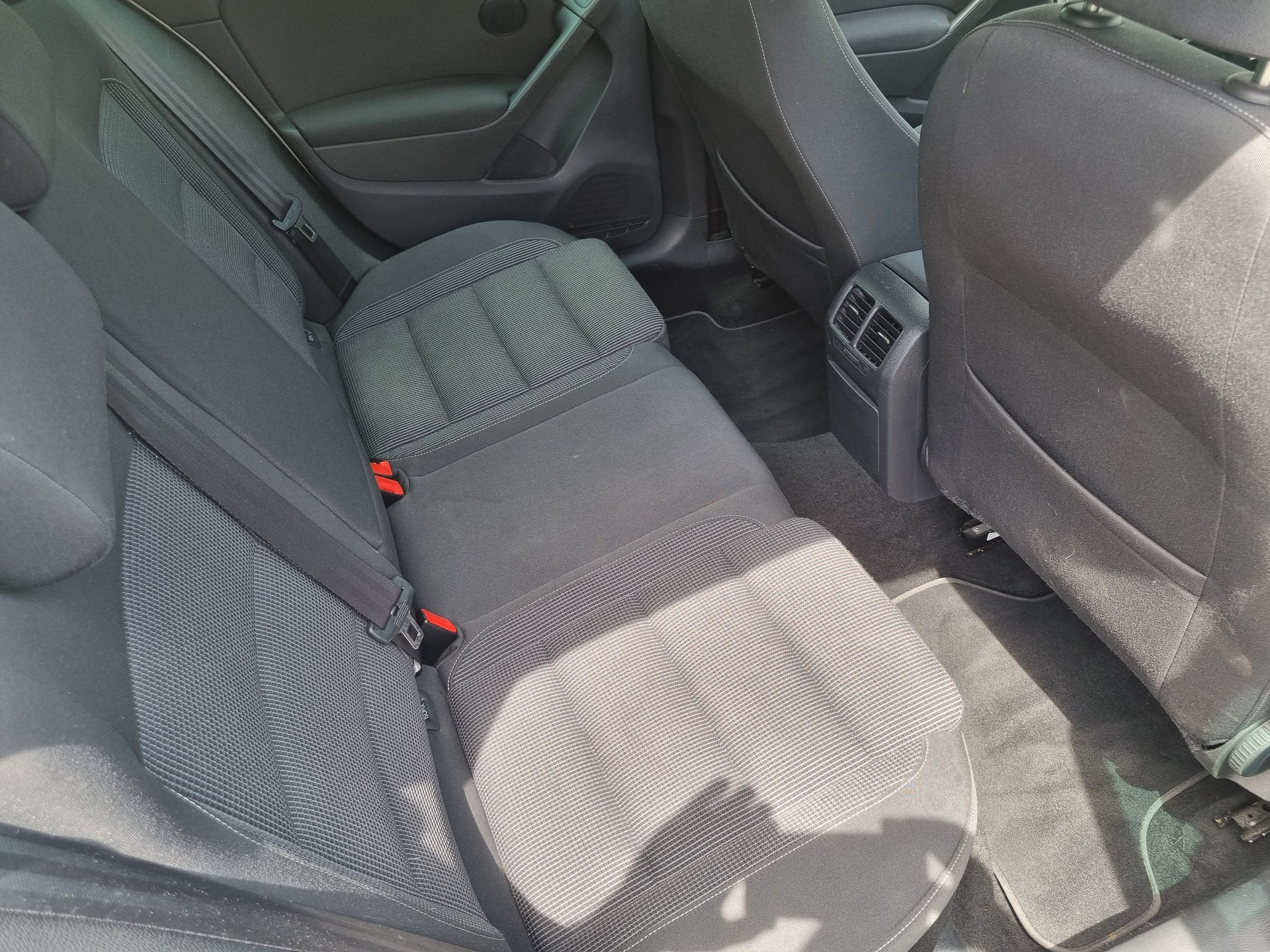VW Golf 1.4 TSI Team DSG-image-10
