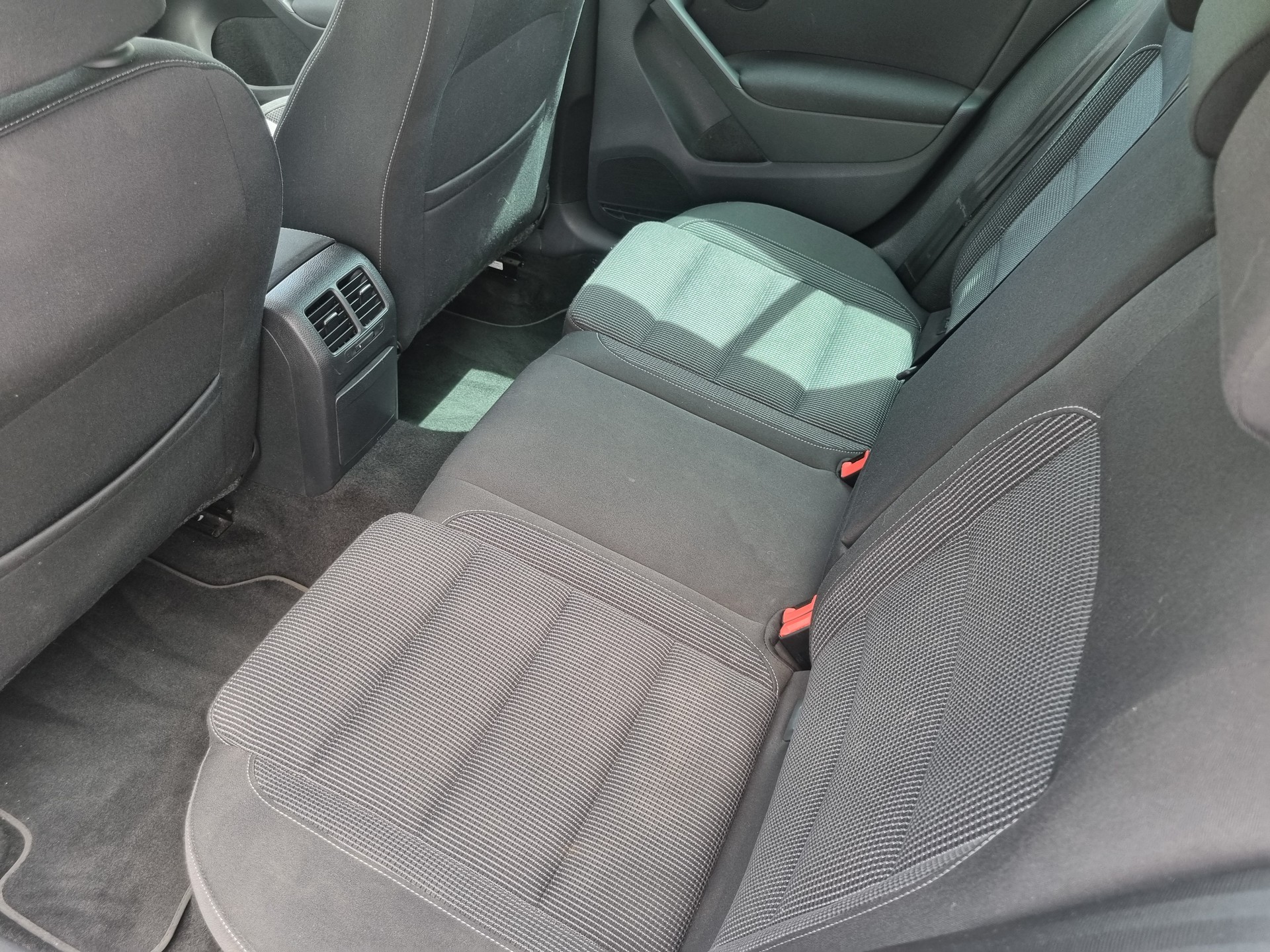 VW Golf 1.4 TSI Team DSG-image-8
