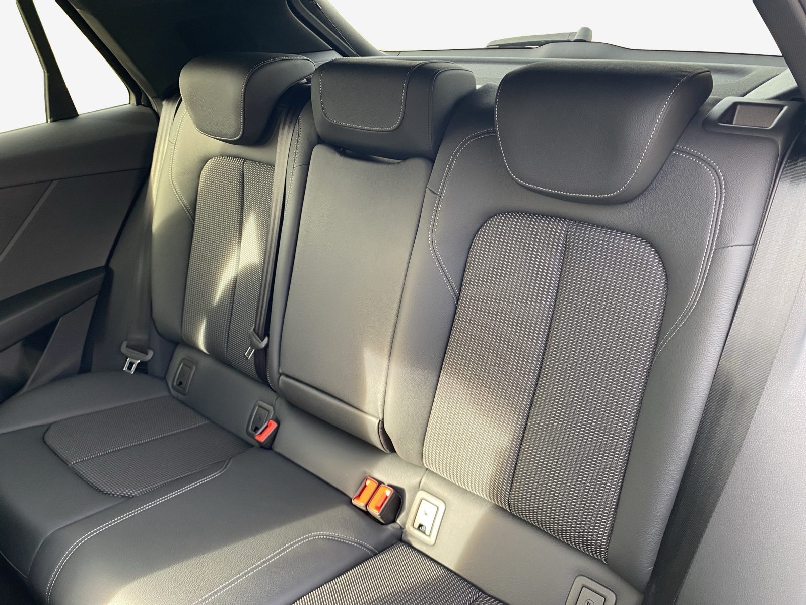 AUDI Q2 35 TFSI advanced S-tronic-image-11