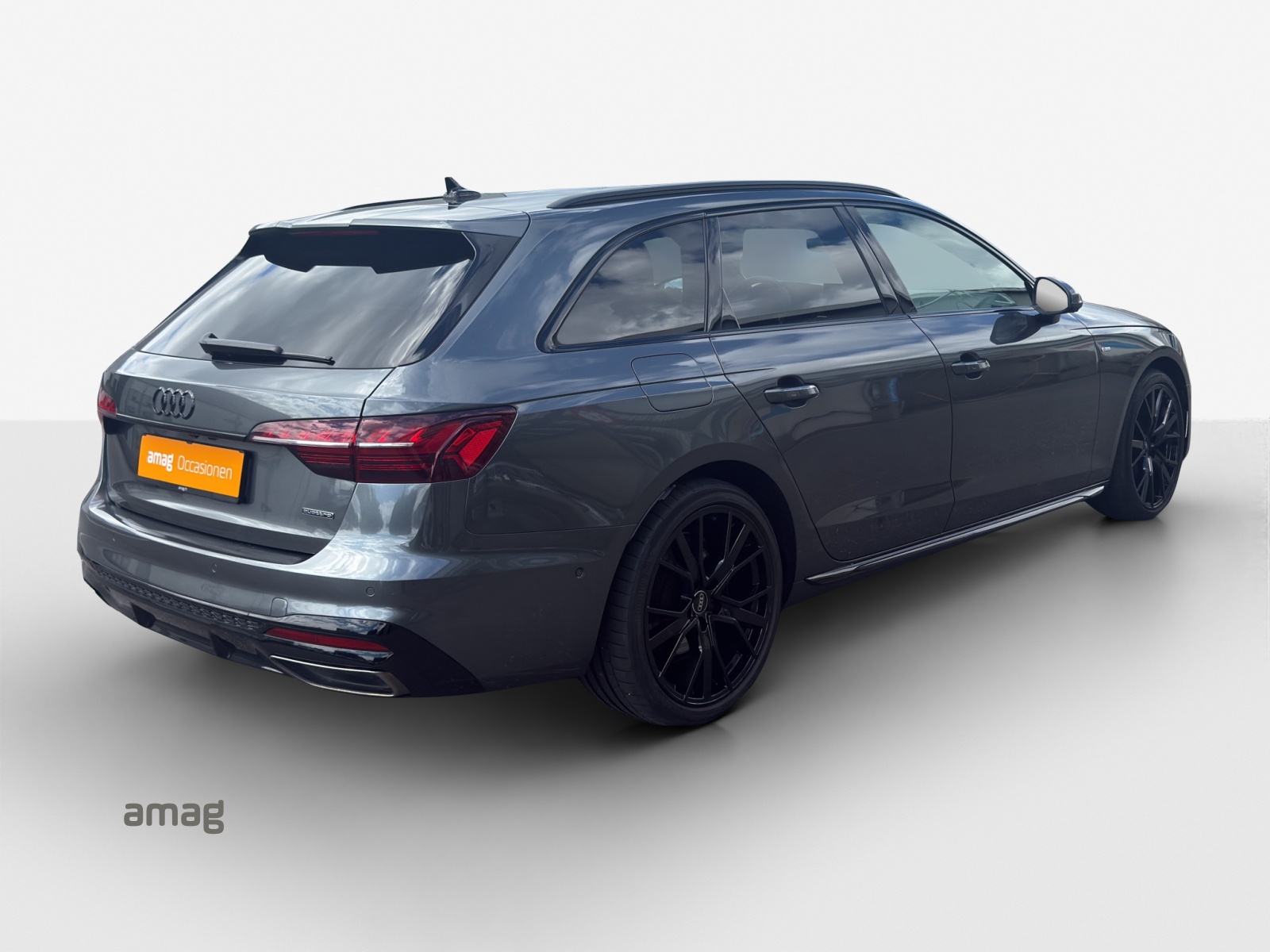 AUDI A4 Avant 40 TDI S line Attraction quattro S-tronic-image-4