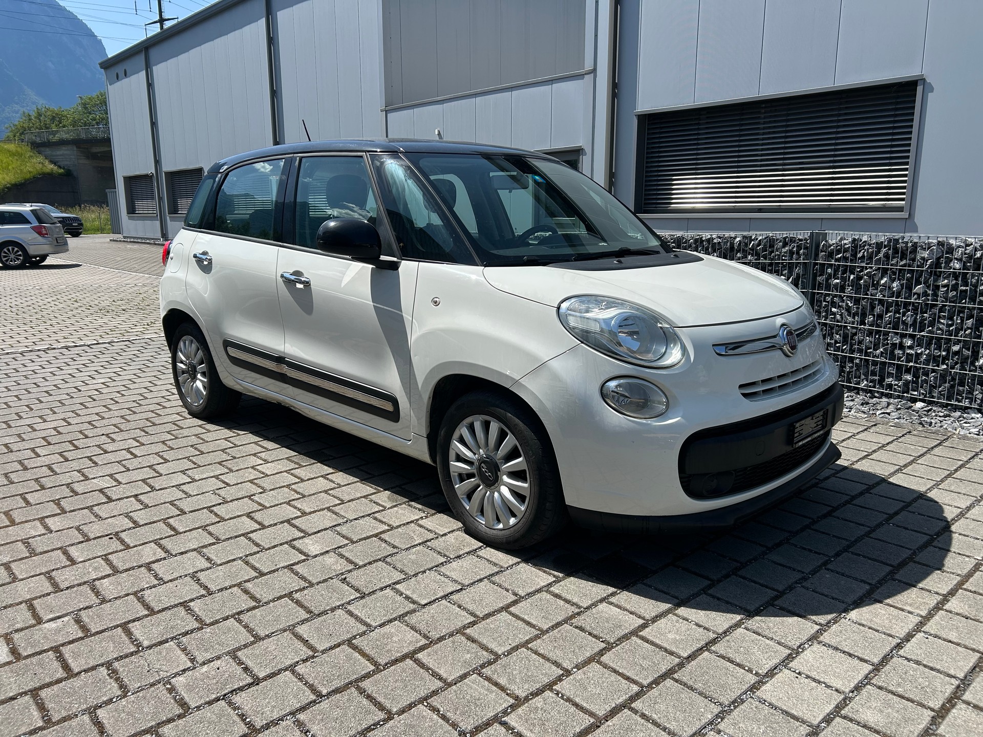 FIAT 500L 1.6 JTD Pop Star-image-1