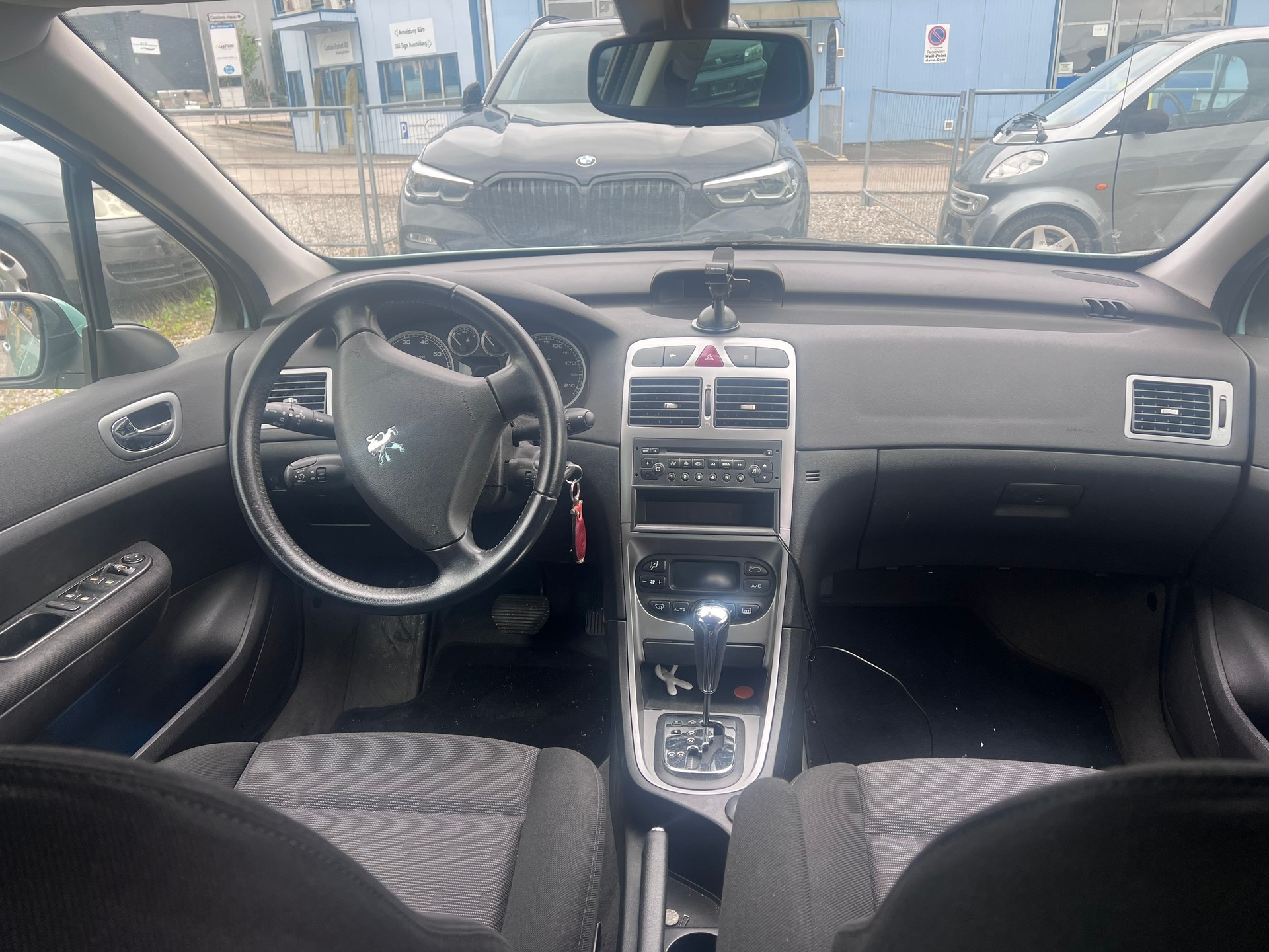 PEUGEOT 307 2.0 16V XS-image-7