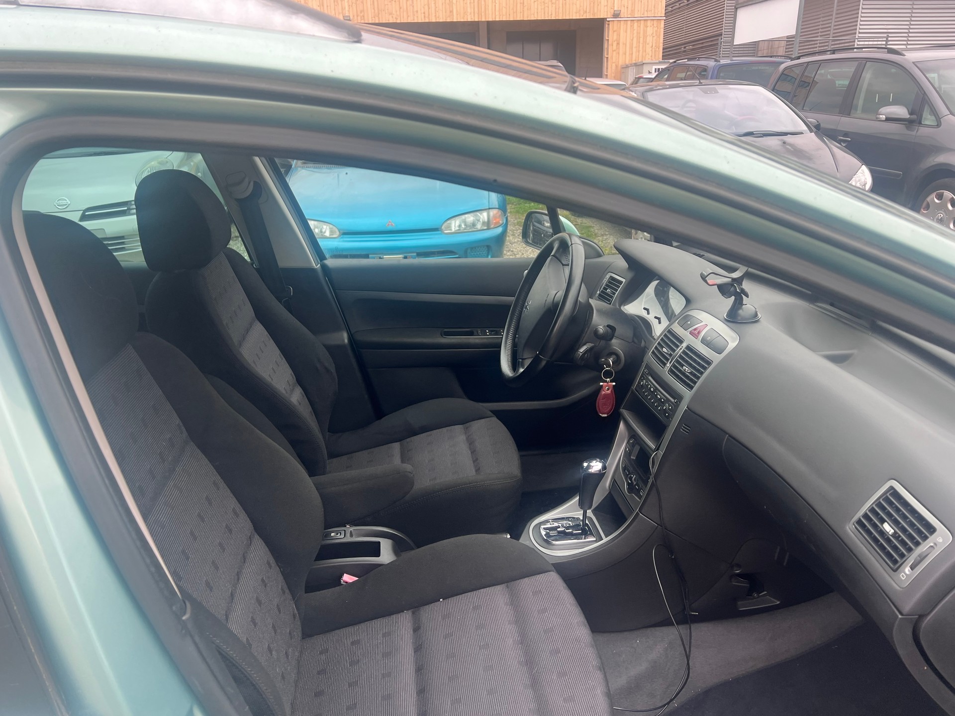 PEUGEOT 307 2.0 16V XS-image-9