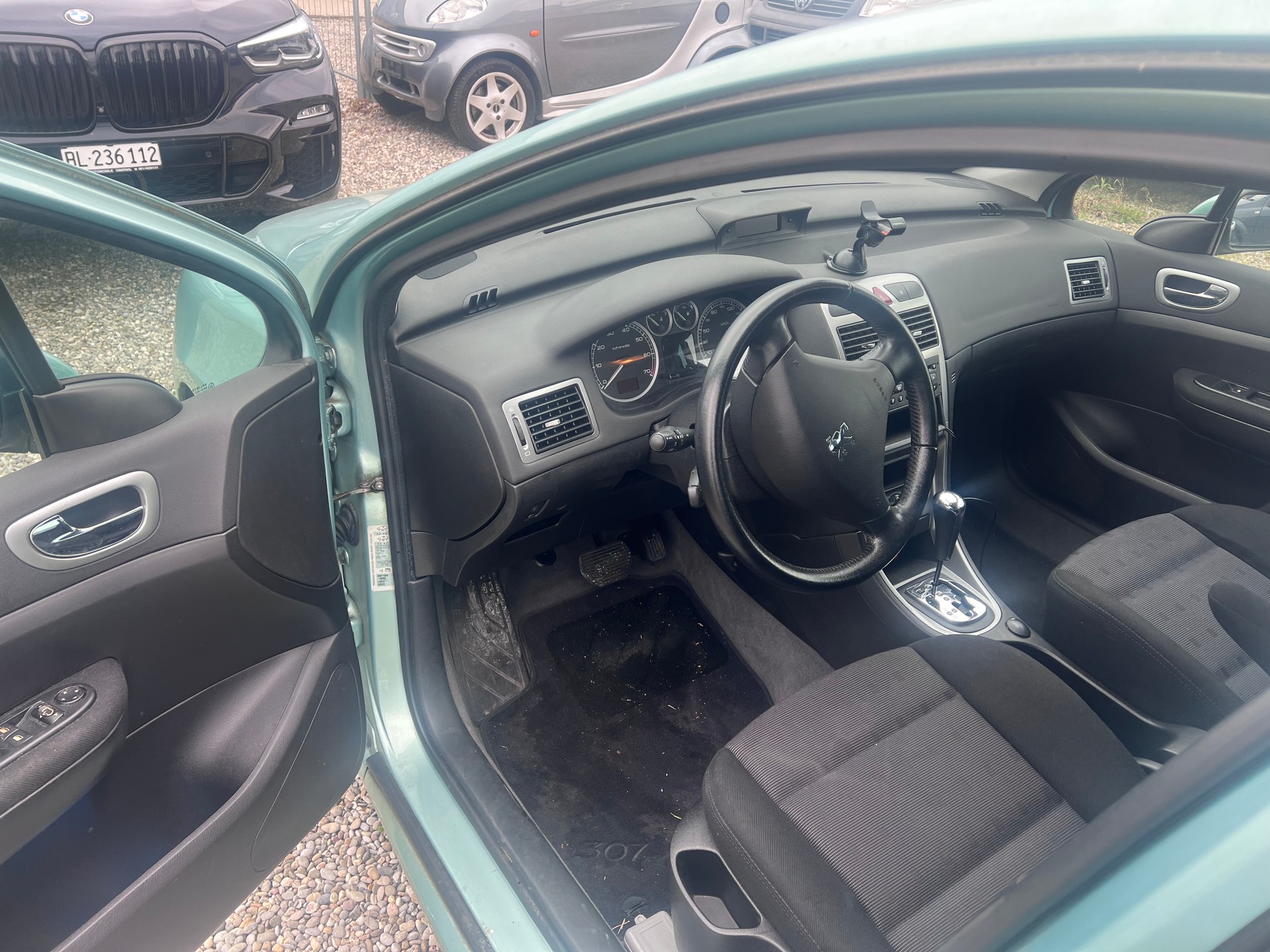 PEUGEOT 307 2.0 16V XS-image-8