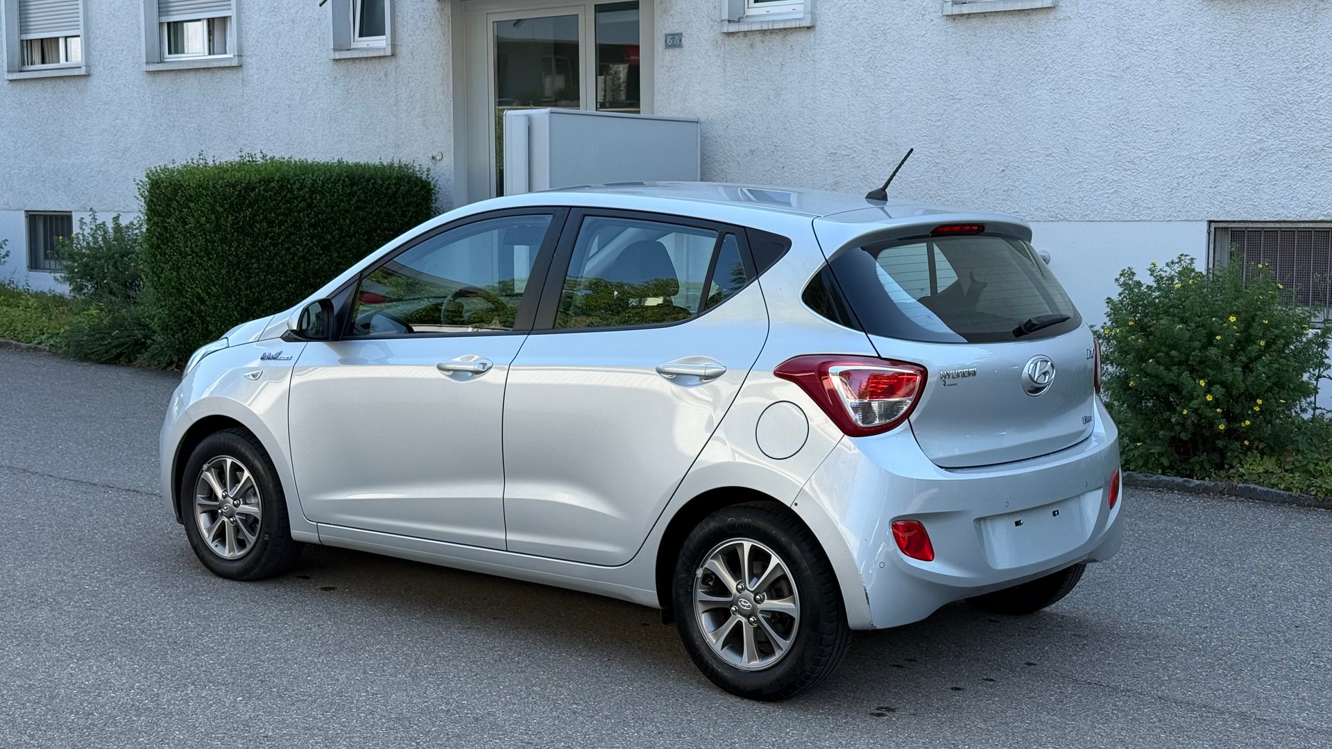 HYUNDAI i10 1.0 Style-image-8