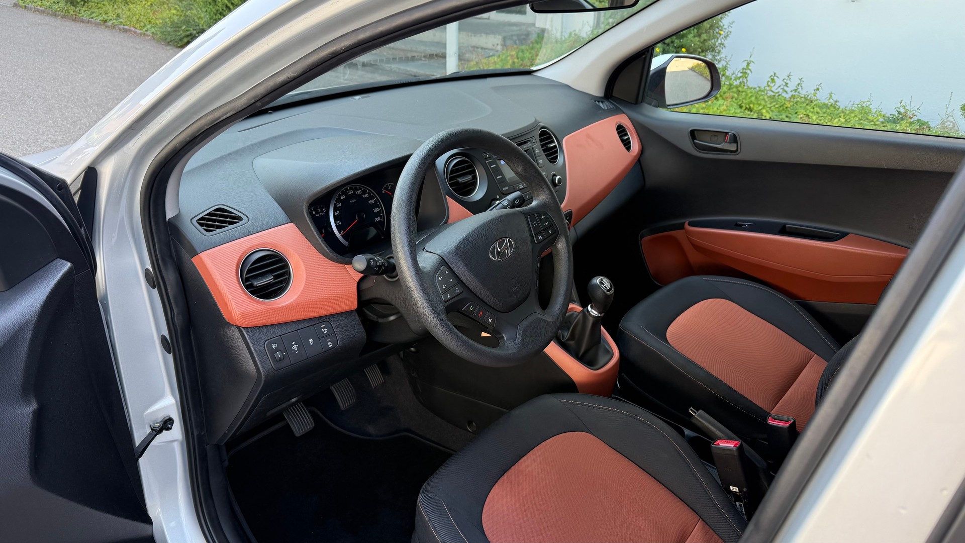 HYUNDAI i10 1.0 Style-image-10