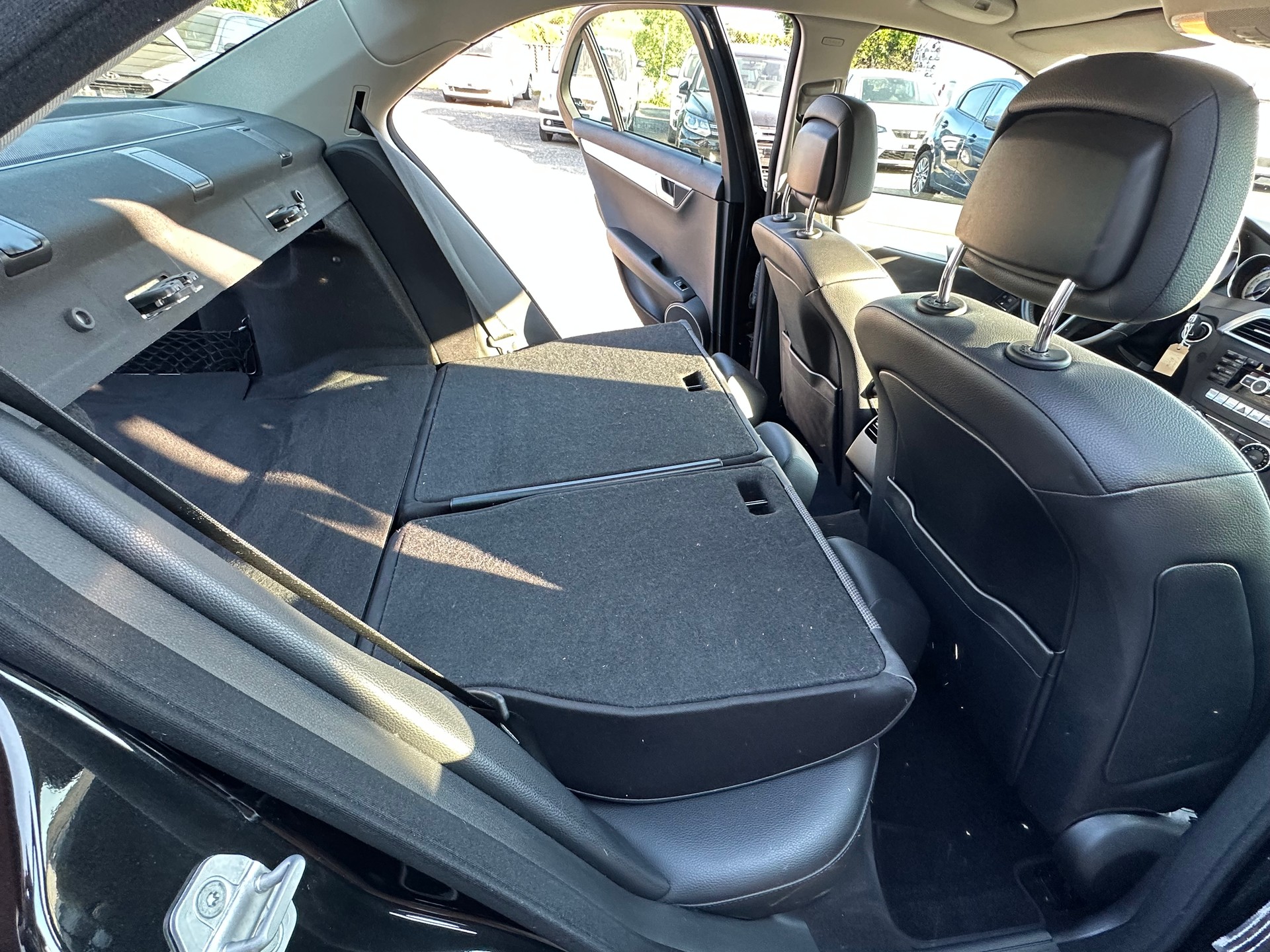 MERCEDES-BENZ C 200 Avantgarde-image-12