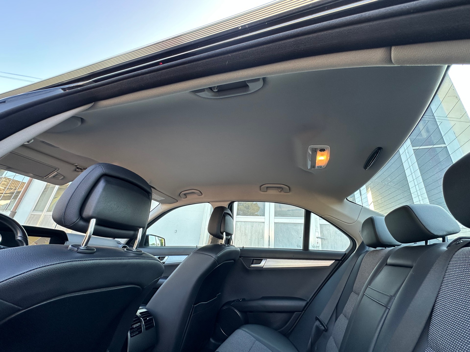 MERCEDES-BENZ C 200 Avantgarde-image-28