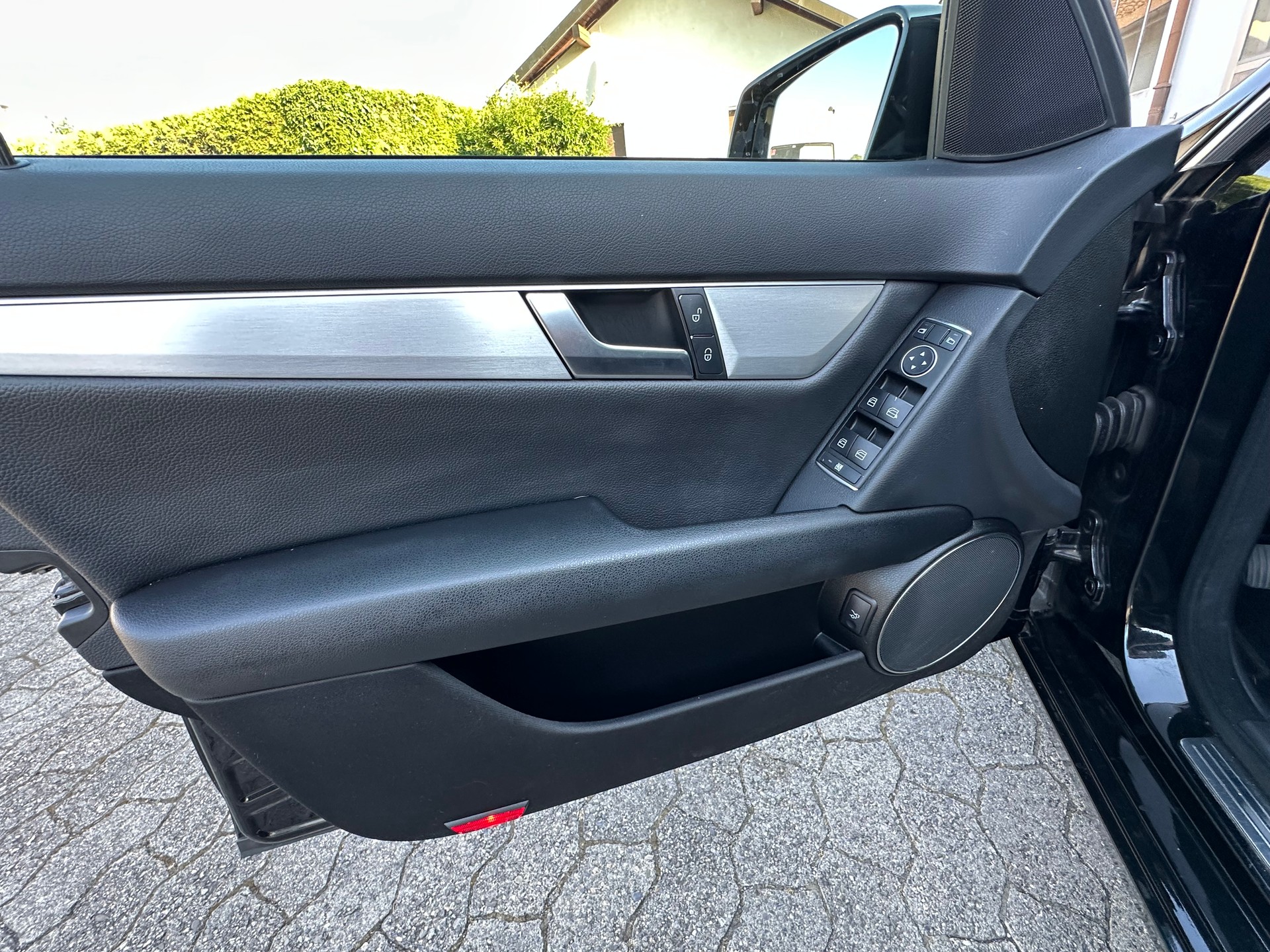 MERCEDES-BENZ C 200 Avantgarde-image-21