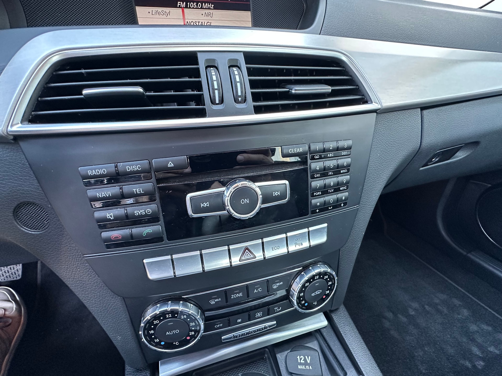 MERCEDES-BENZ C 200 Avantgarde-image-18