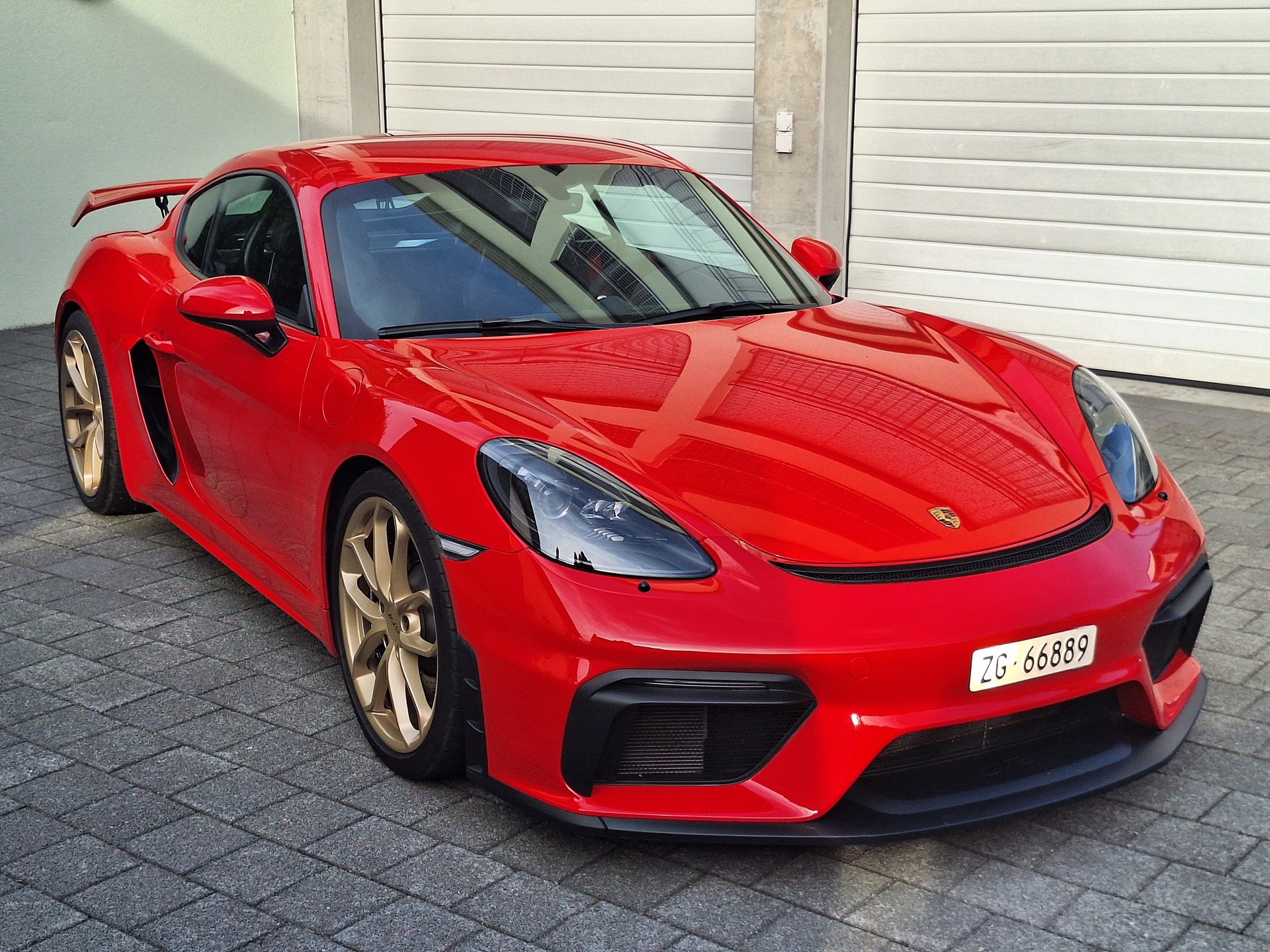 PORSCHE 4.0 GT4-image-1