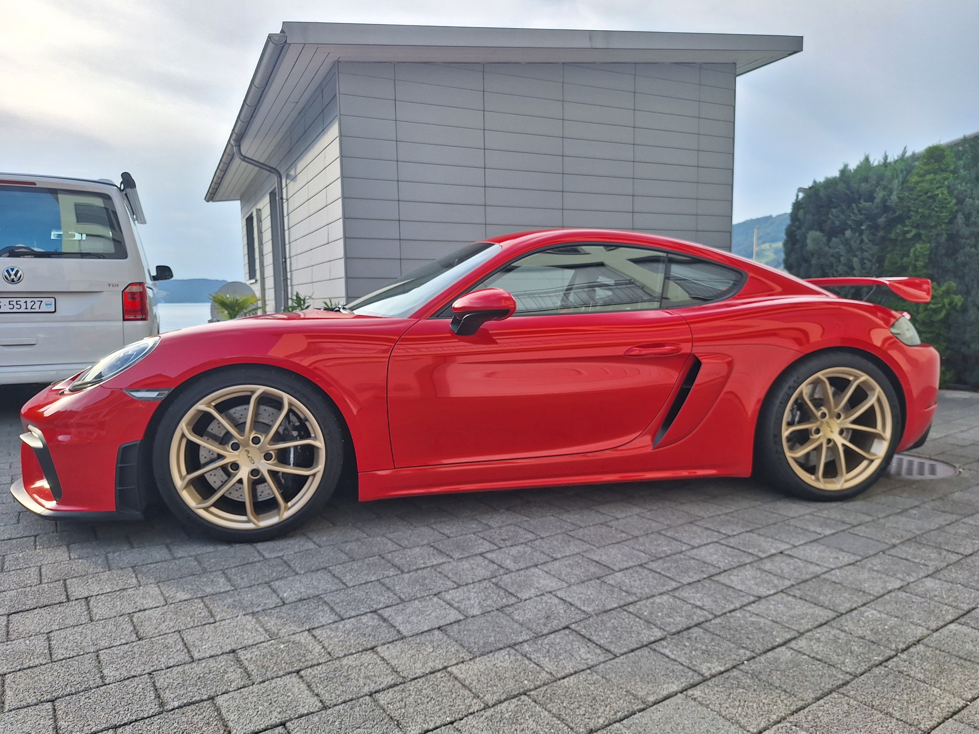 PORSCHE 4.0 GT4-image-2