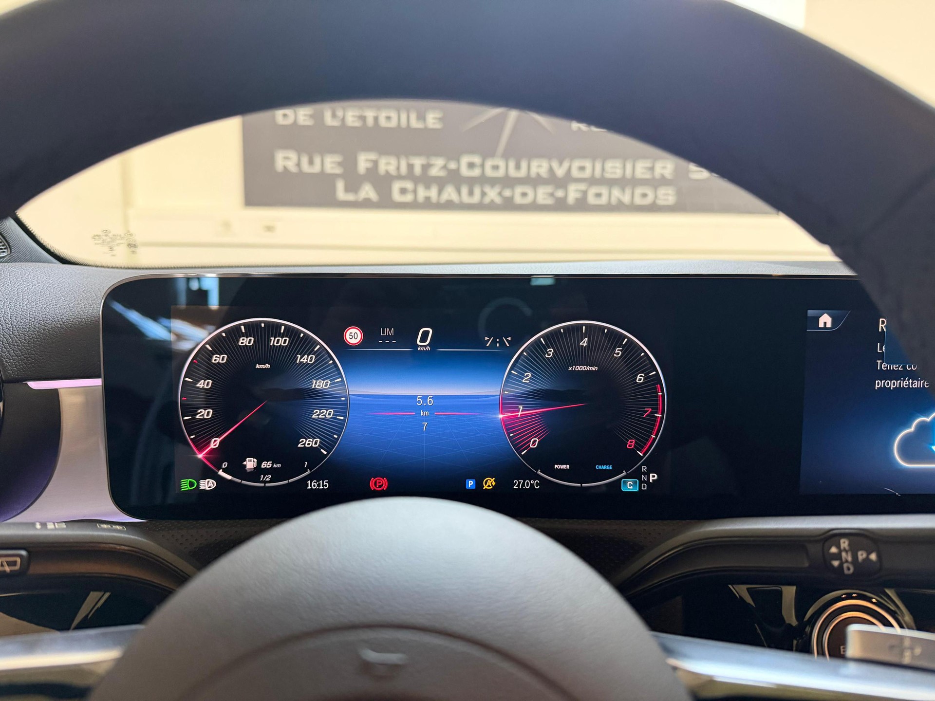 MERCEDES-BENZ A 220 4Matic 8G-DCT-image-12