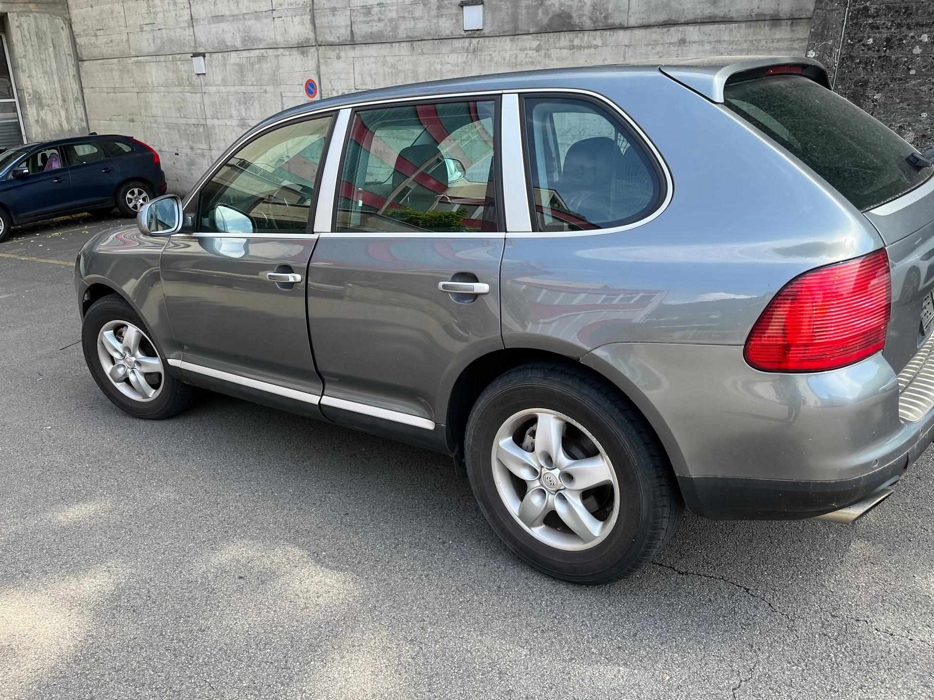 PORSCHE Cayenne S-image-5