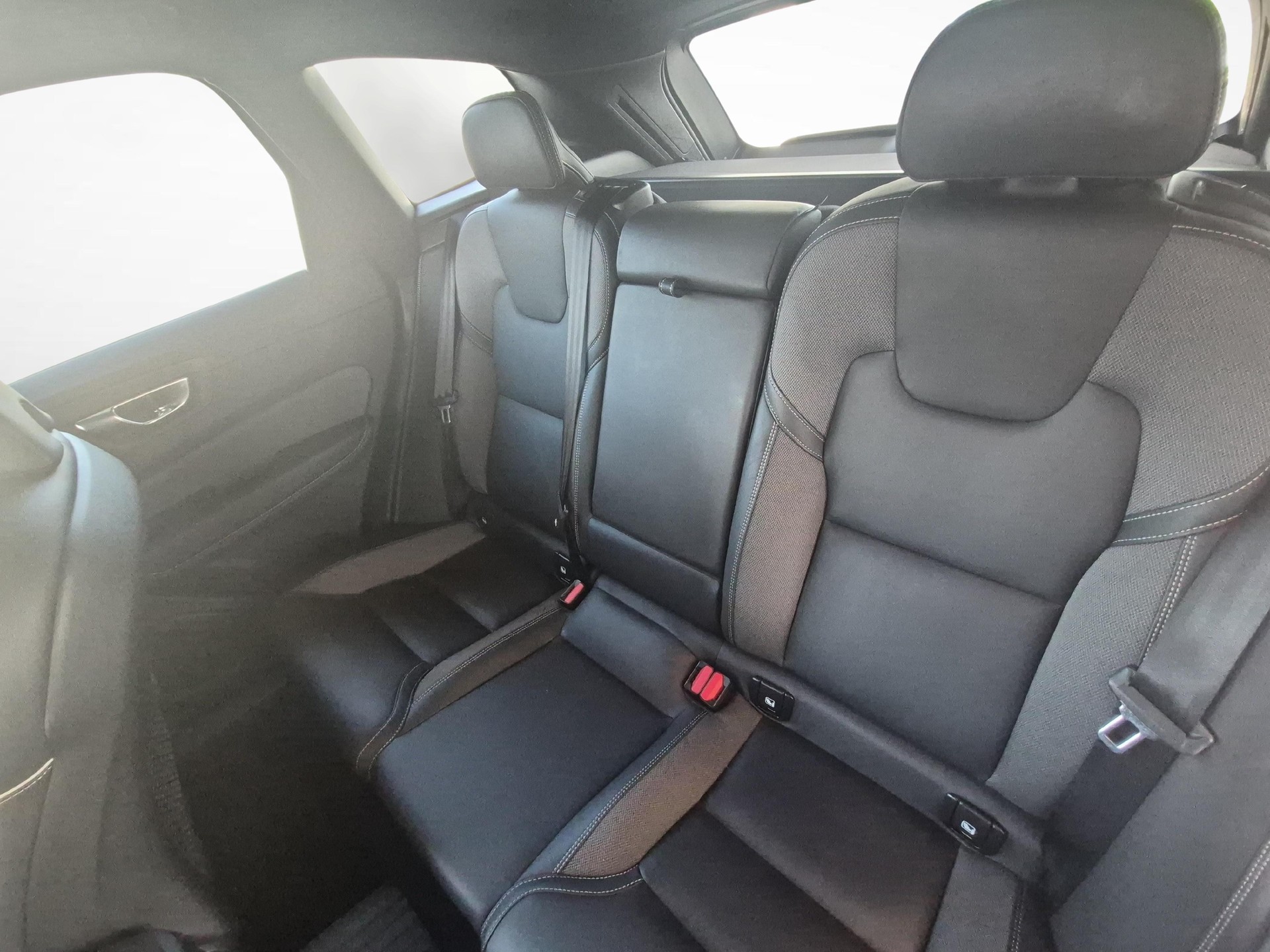 VOLVO XC60 2.0 T8 TE Plus Dark eAWD / ab 3,99% Leasing bei Abschluss einer Protect Autoversicherung-image-11