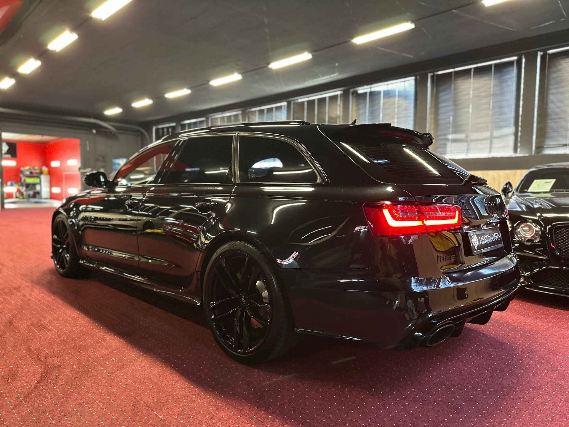 AUDI RS6 Avant 4.0 TFSI V8 quattro Tiptronic-image-15