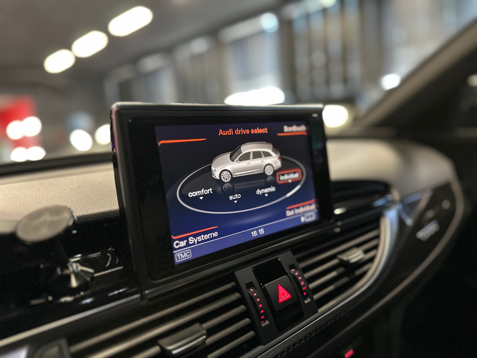 AUDI RS6 Avant 4.0 TFSI V8 quattro Tiptronic-image-21