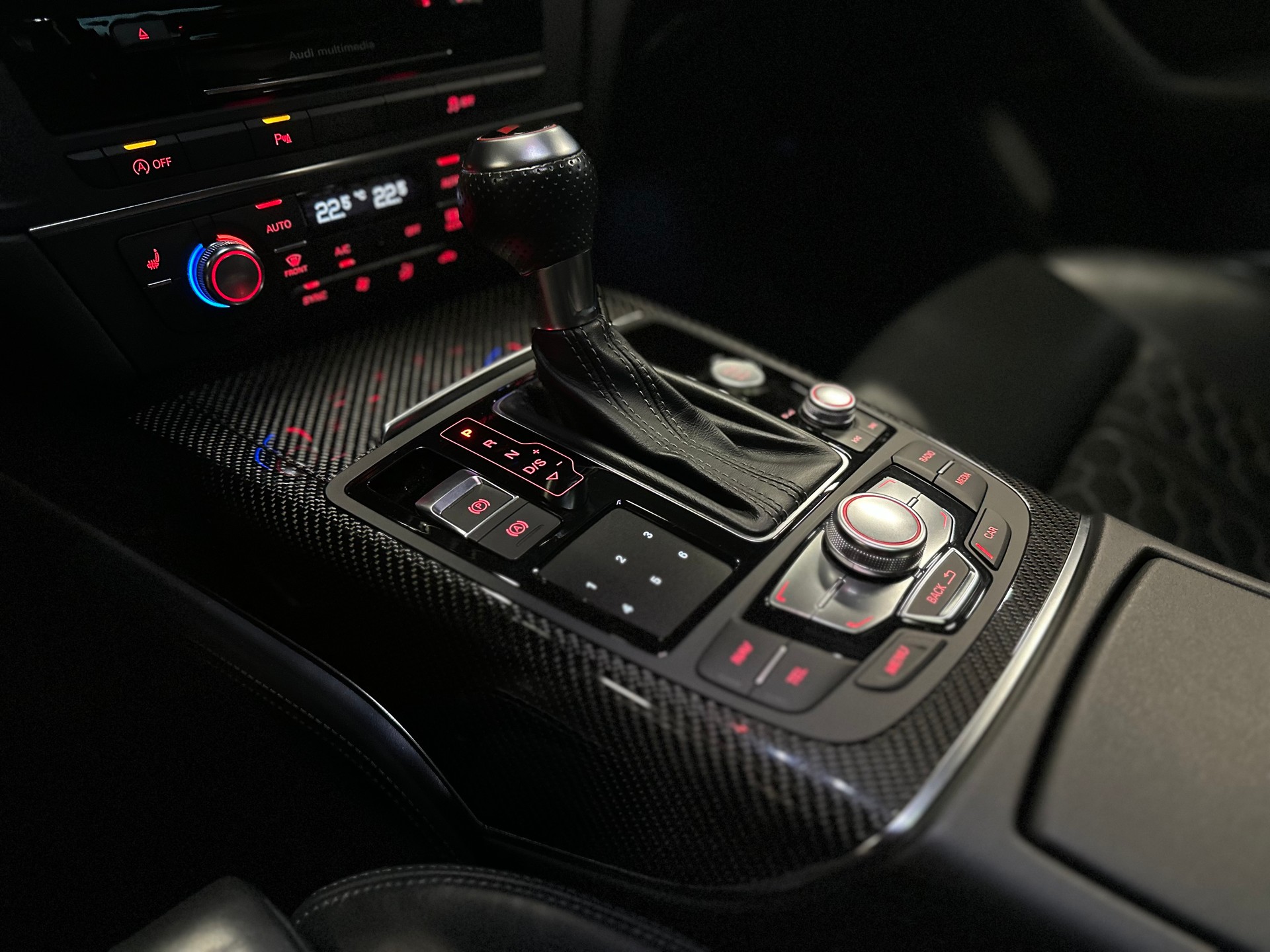 AUDI RS6 Avant 4.0 TFSI V8 quattro Tiptronic-image-20