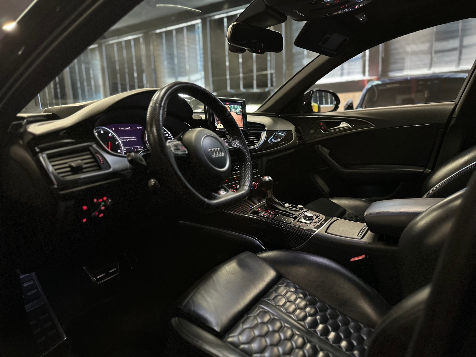 AUDI RS6 Avant 4.0 TFSI V8 quattro Tiptronic-image-18