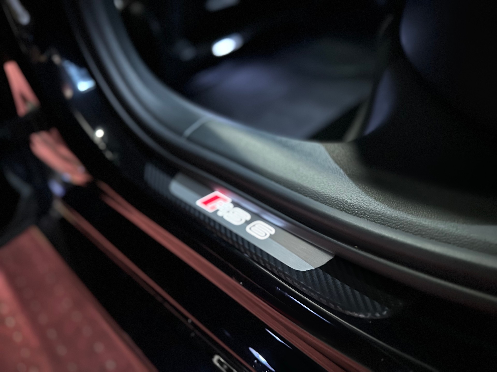 AUDI RS6 Avant 4.0 TFSI V8 quattro Tiptronic-image-25