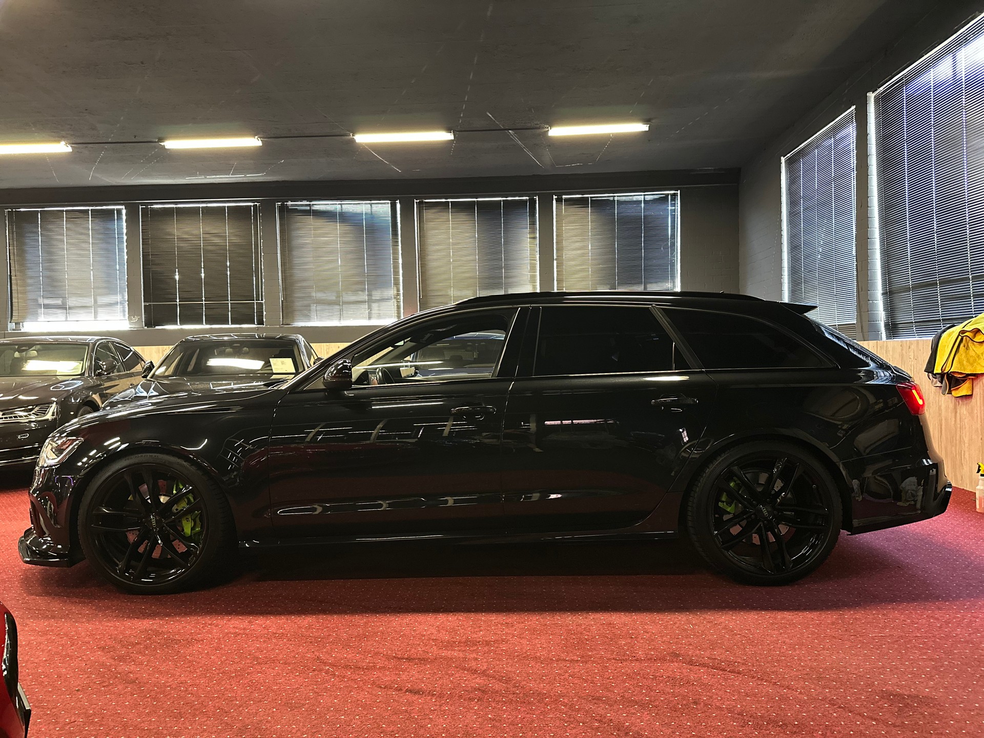 AUDI RS6 Avant 4.0 TFSI V8 quattro Tiptronic-image-14