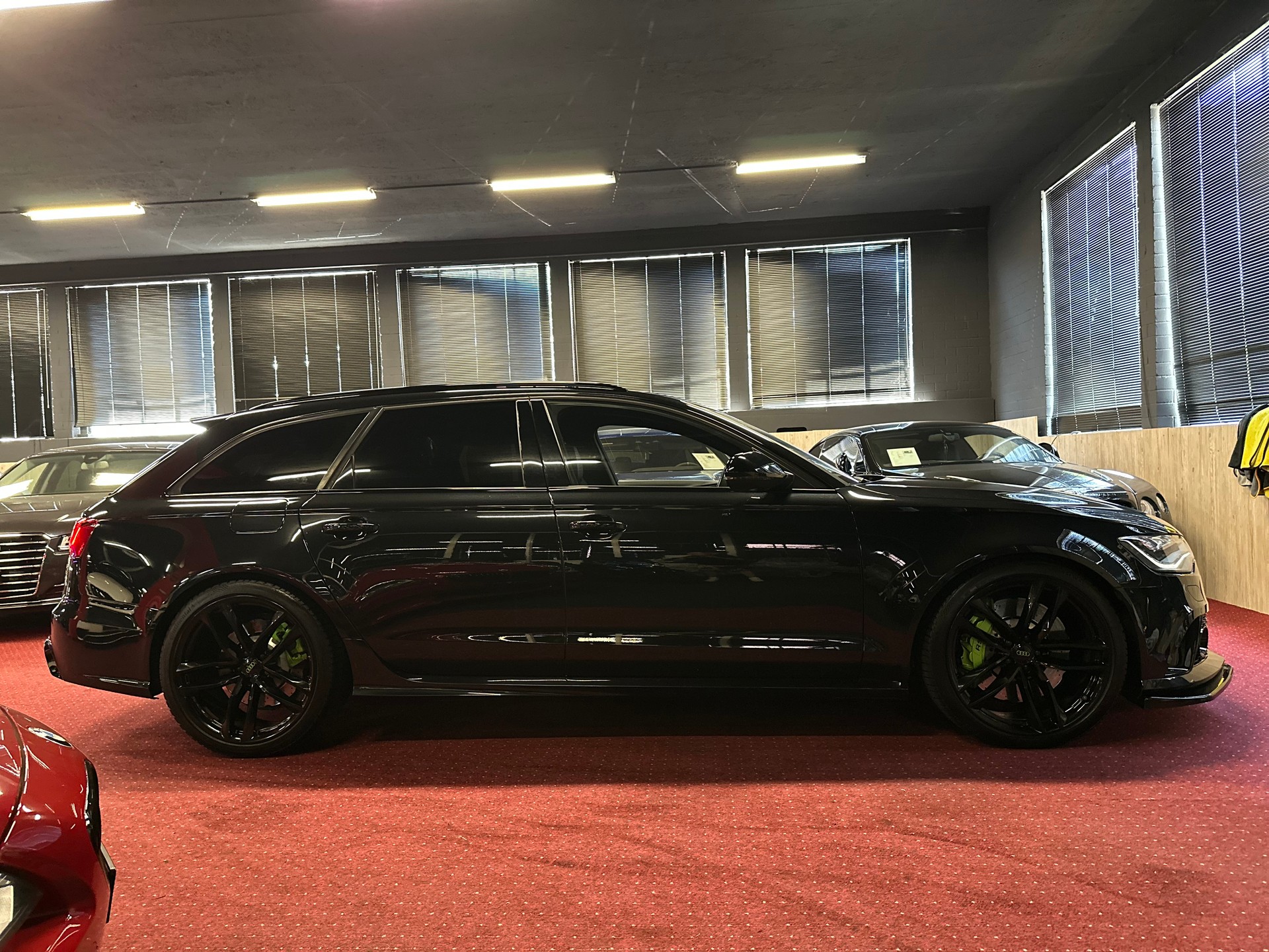 AUDI RS6 Avant 4.0 TFSI V8 quattro Tiptronic-image-7