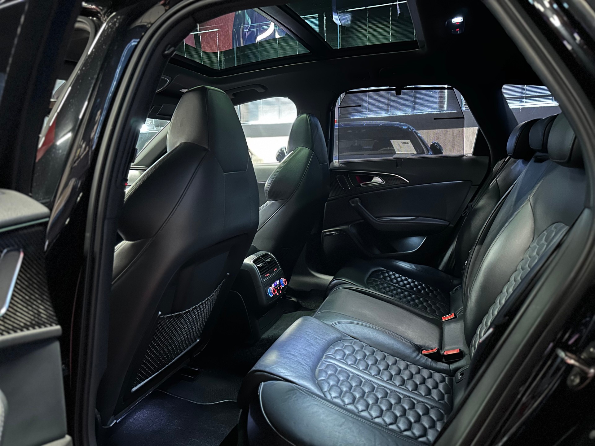 AUDI RS6 Avant 4.0 TFSI V8 quattro Tiptronic-image-23
