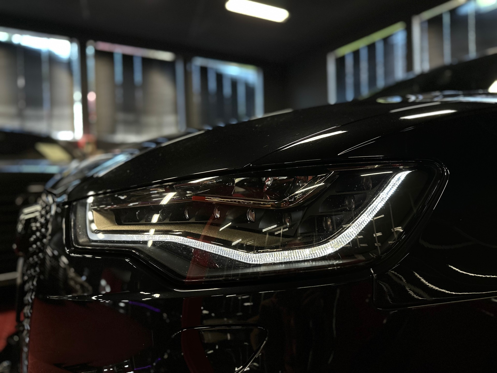 AUDI RS6 Avant 4.0 TFSI V8 quattro Tiptronic-image-12