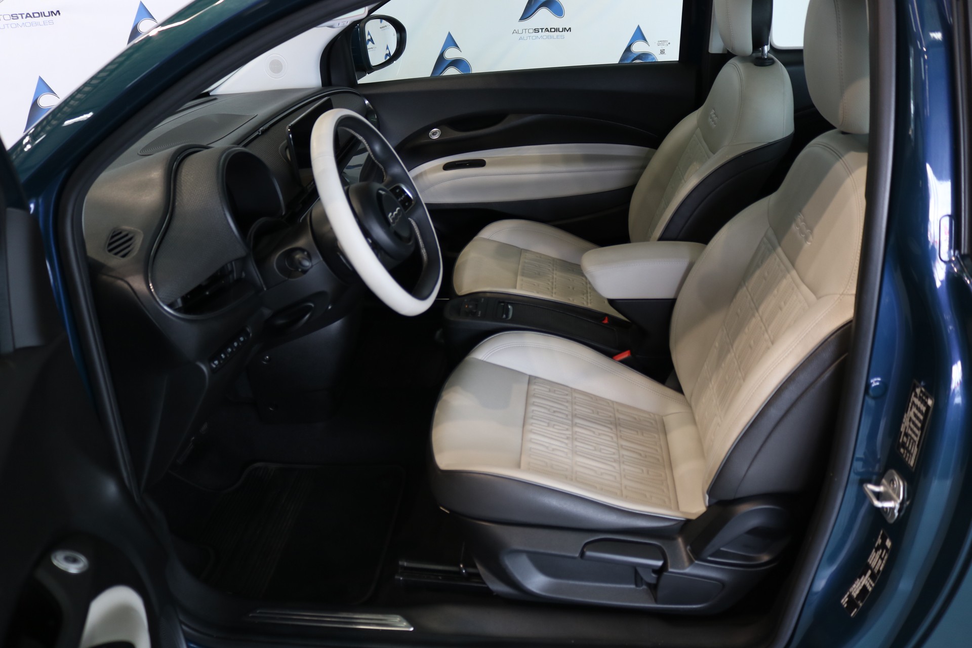 FIAT 500 electric 87 kW La Prima-image-35