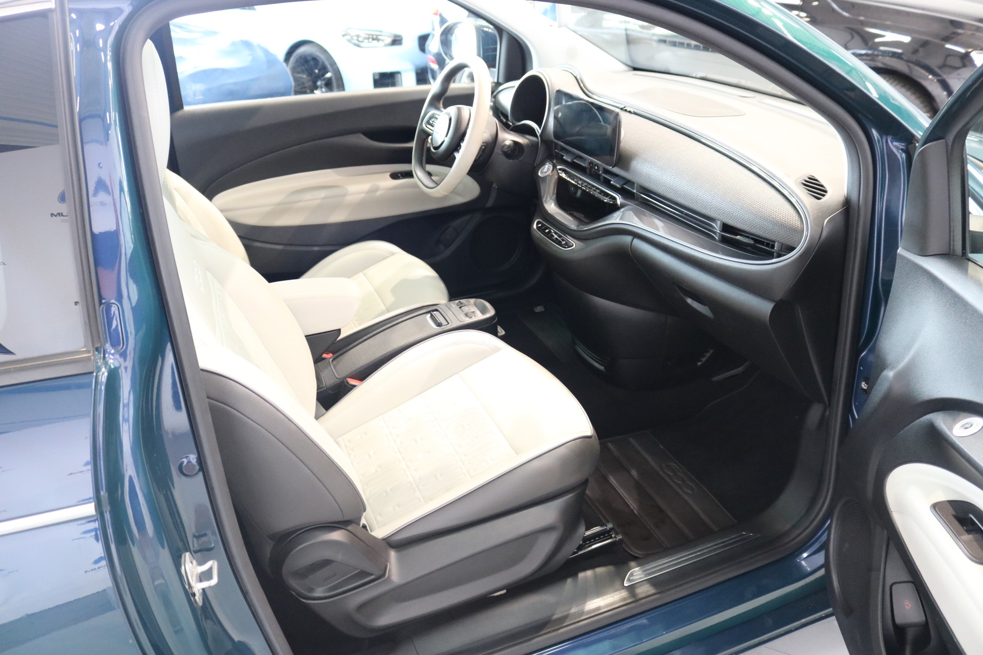 FIAT 500 electric 87 kW La Prima-image-45