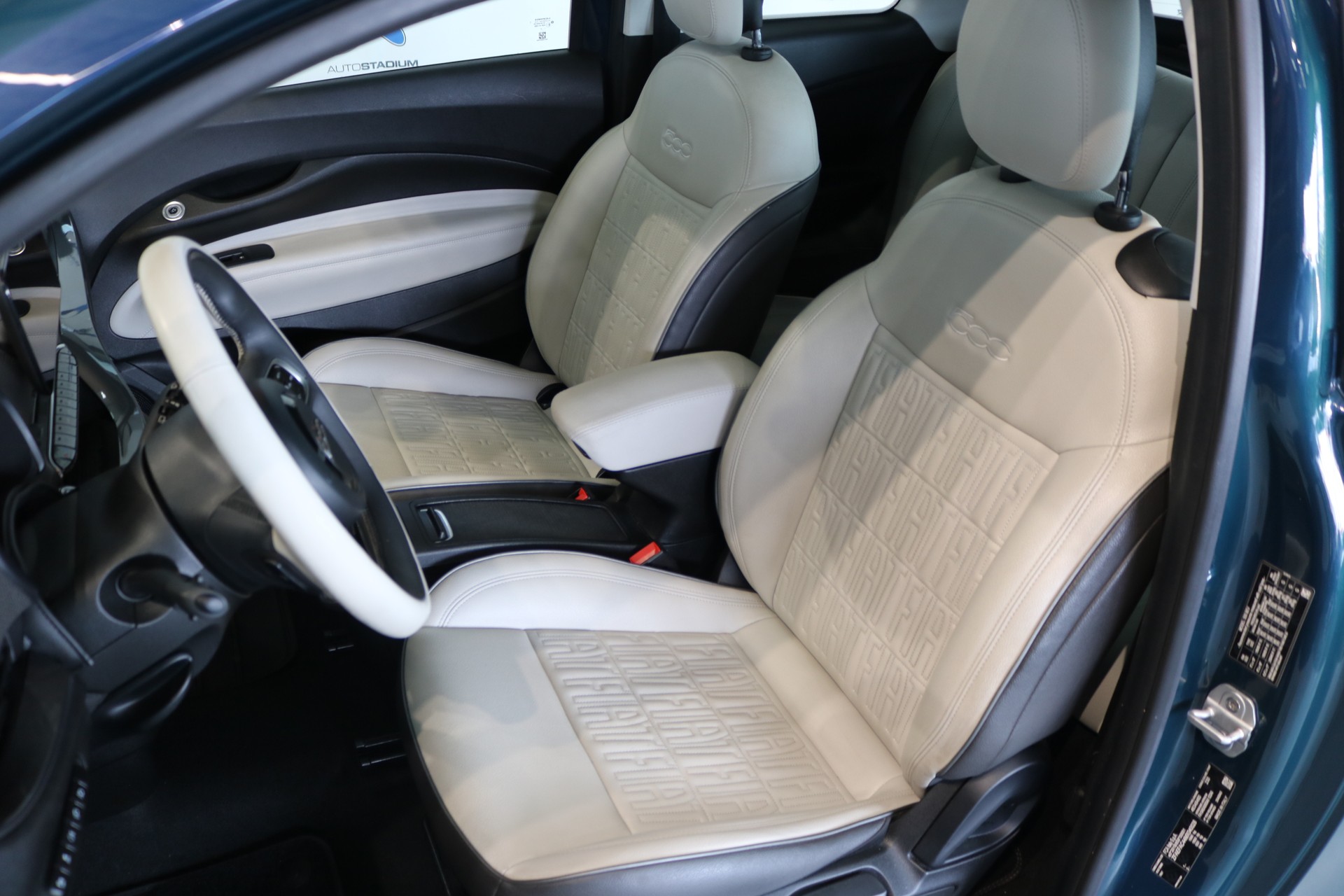 FIAT 500 electric 87 kW La Prima-image-6