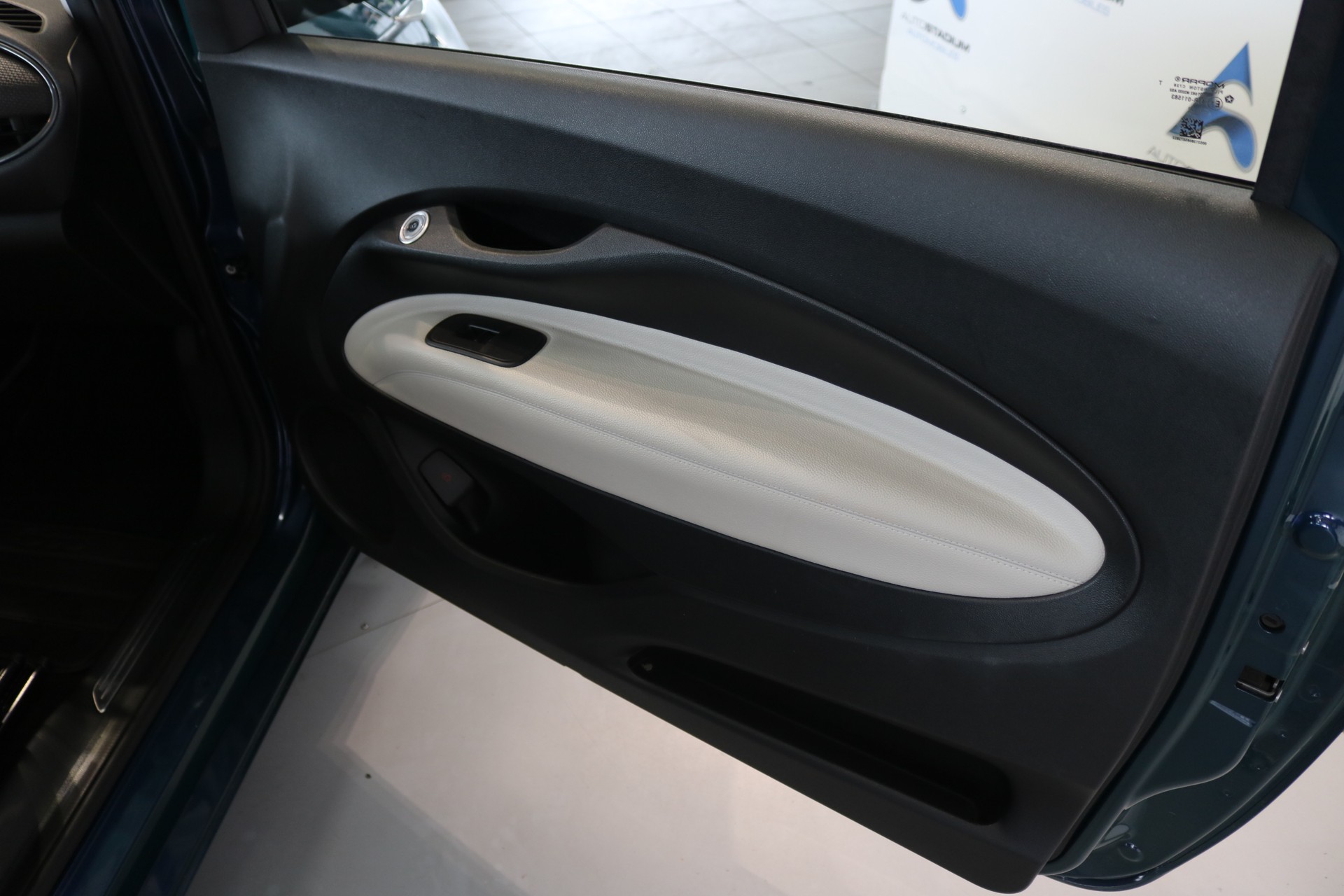 FIAT 500 electric 87 kW La Prima-image-46
