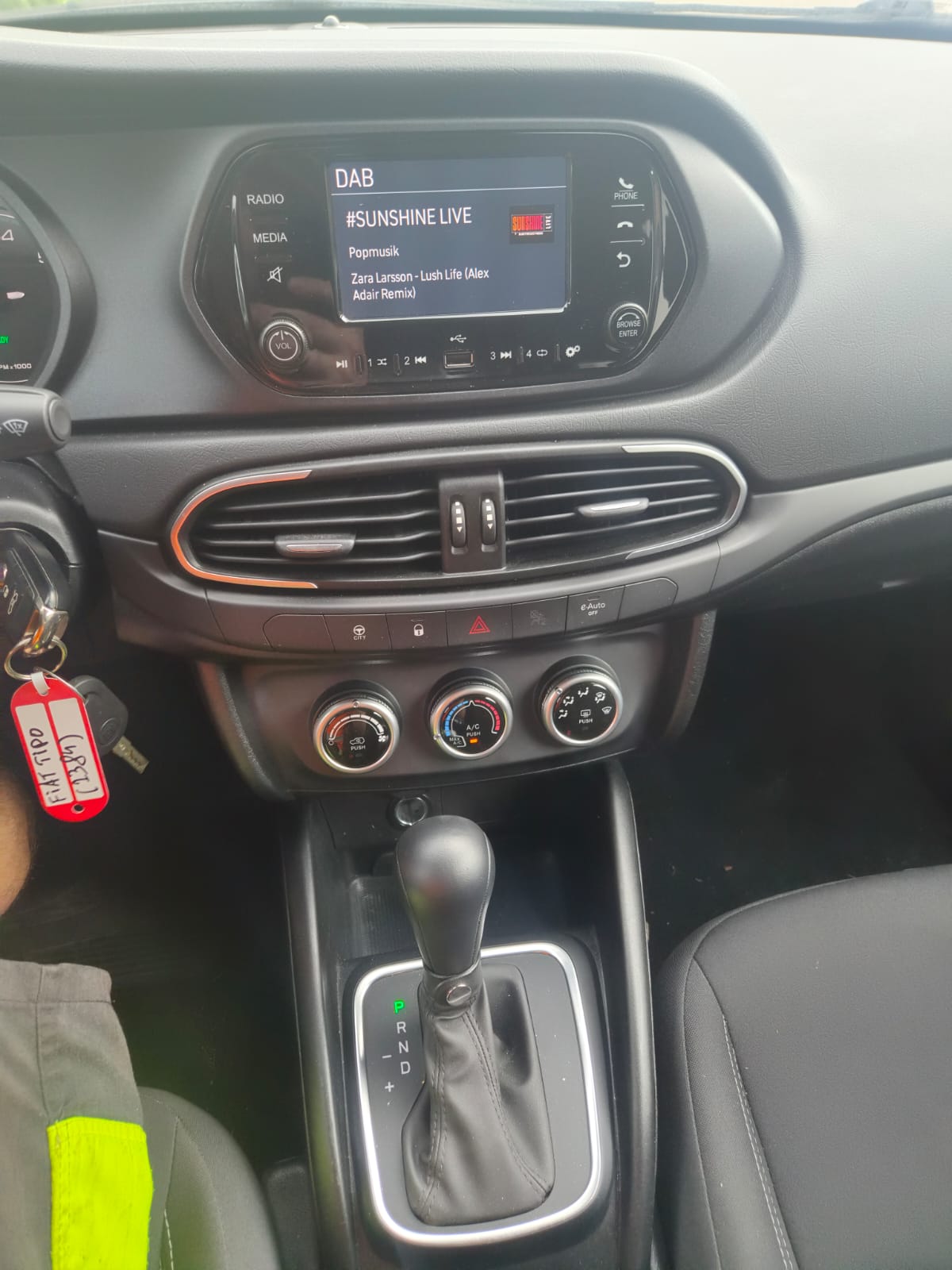 FIAT Tipo Hybrid 1.5 Swiss Edition Cross-image-5