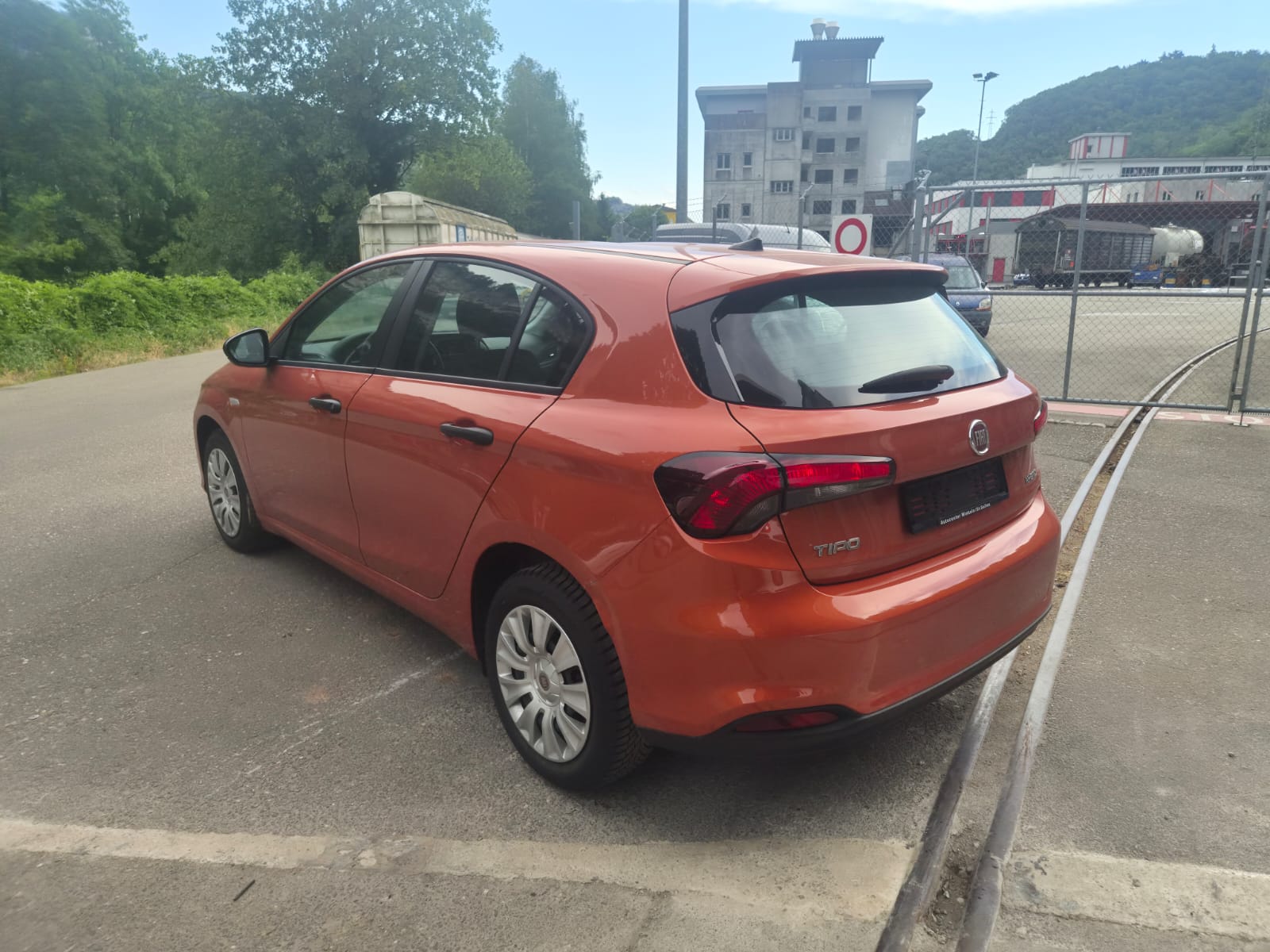 FIAT Tipo Hybrid 1.5 Swiss Edition Cross-image-2