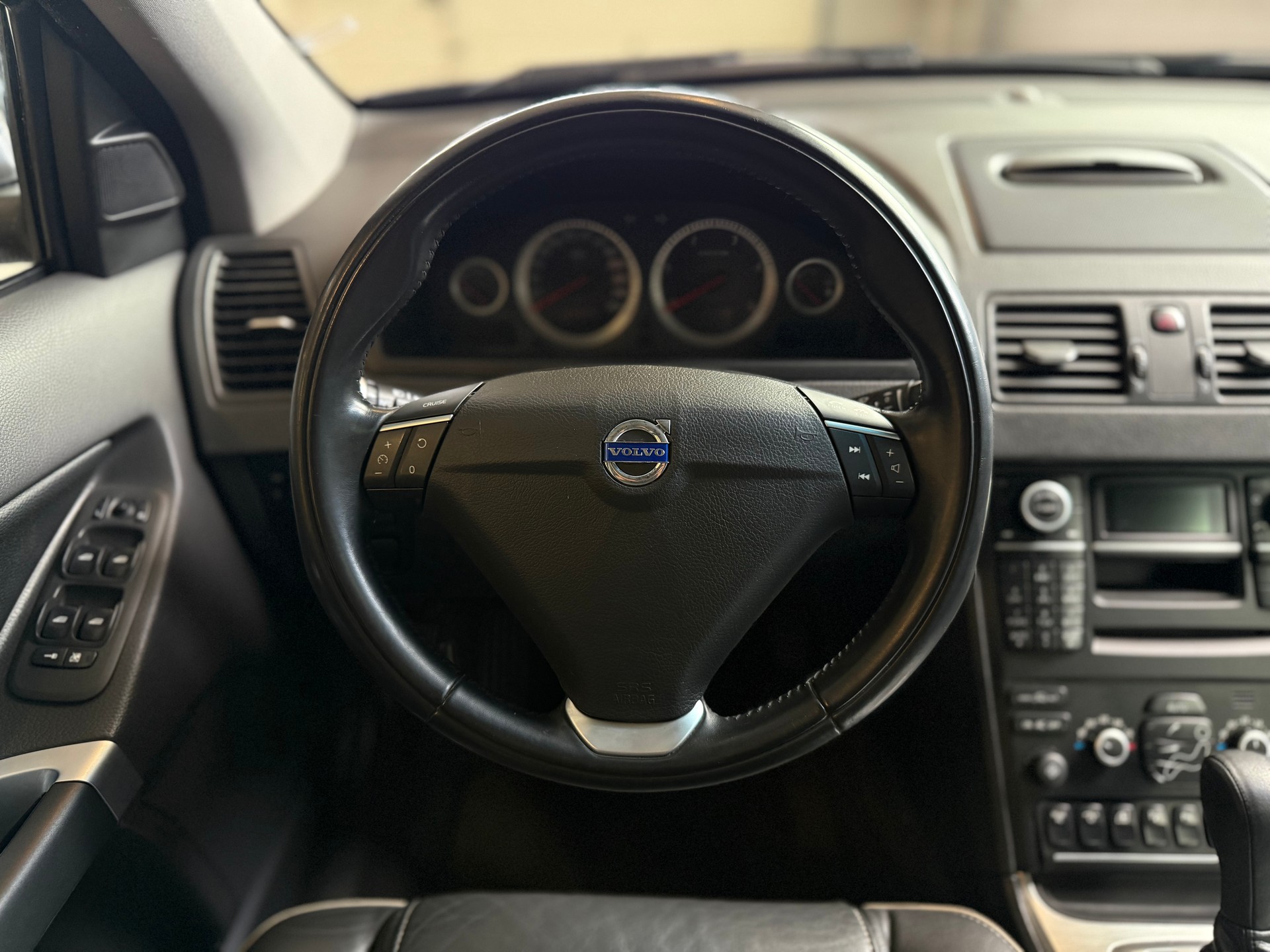 VOLVO XC90 D5 AWD Summum Geartronic-image-14