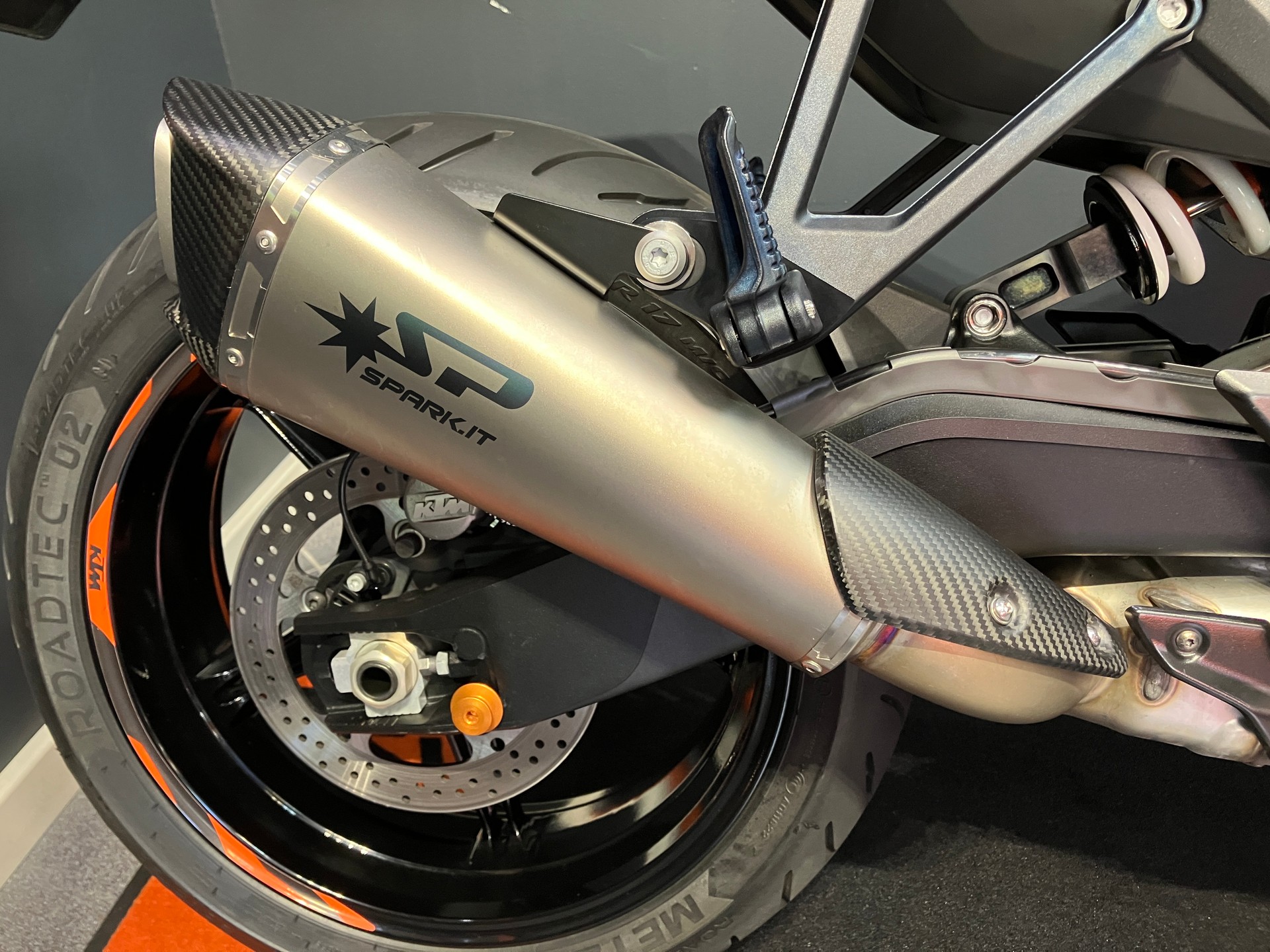 KTM 990 Duke-image-6