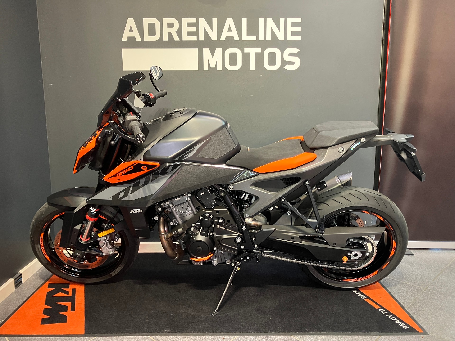 KTM 990 Duke-showroom-element-3