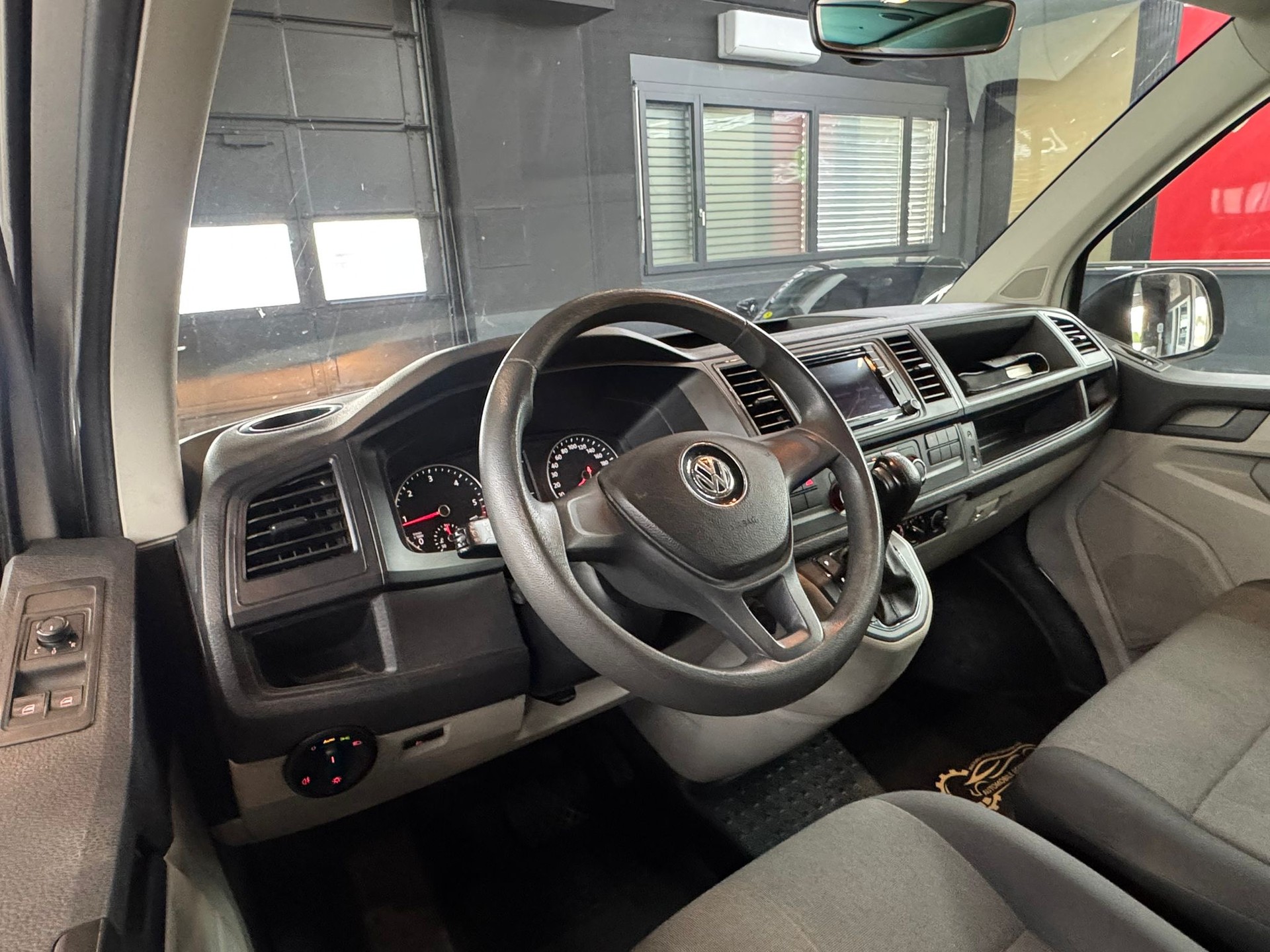 VW T6 2.0 TDI 4Motion DSG 9 Plätzer-image-8