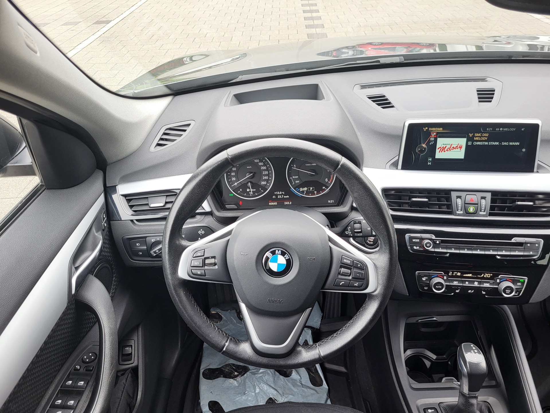 BMW X1 xDrive 20d Sport Line Steptronic-image-8