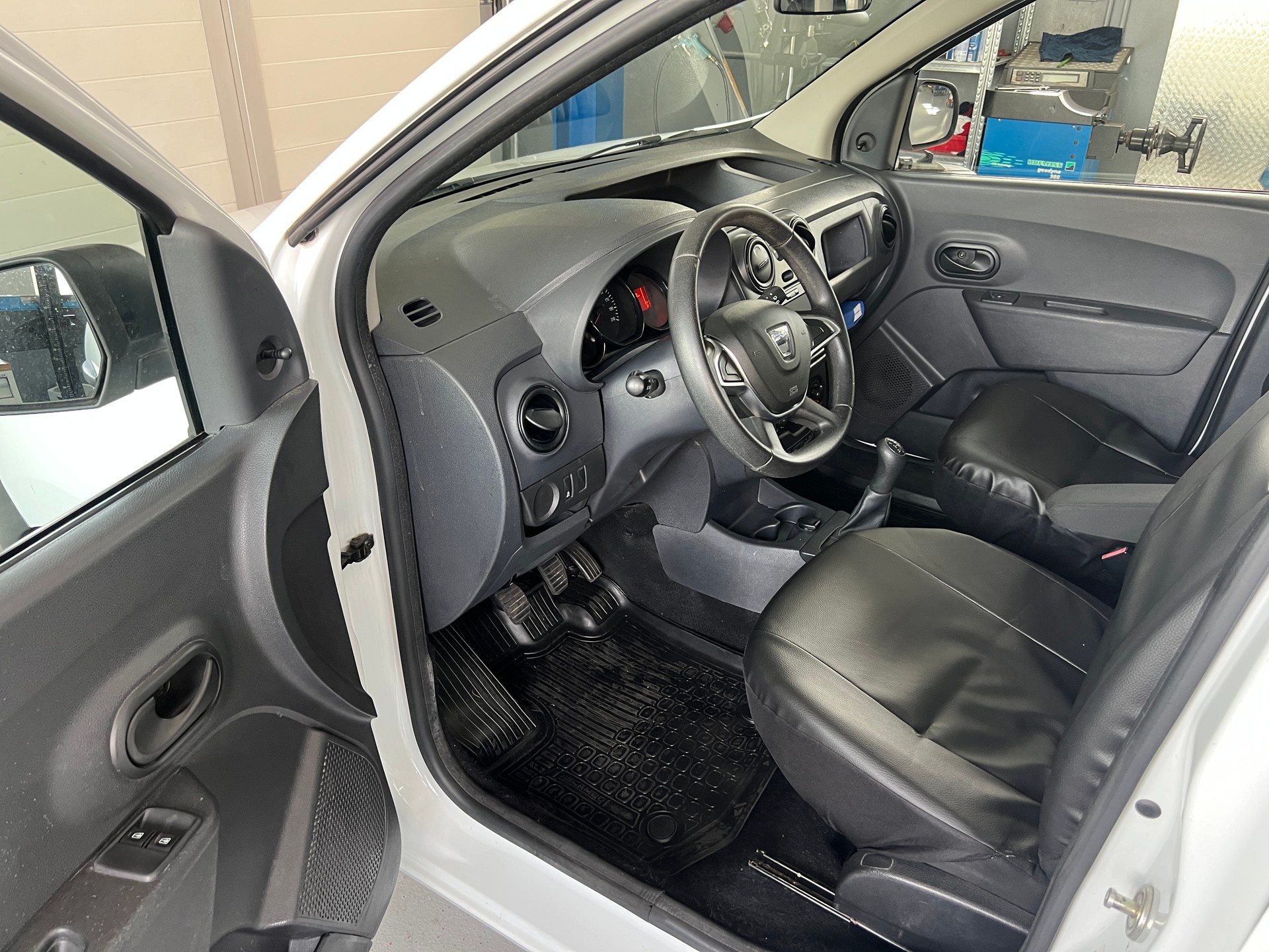 DACIA Dokker Van TCe 115 S&S Ambiance-image-4