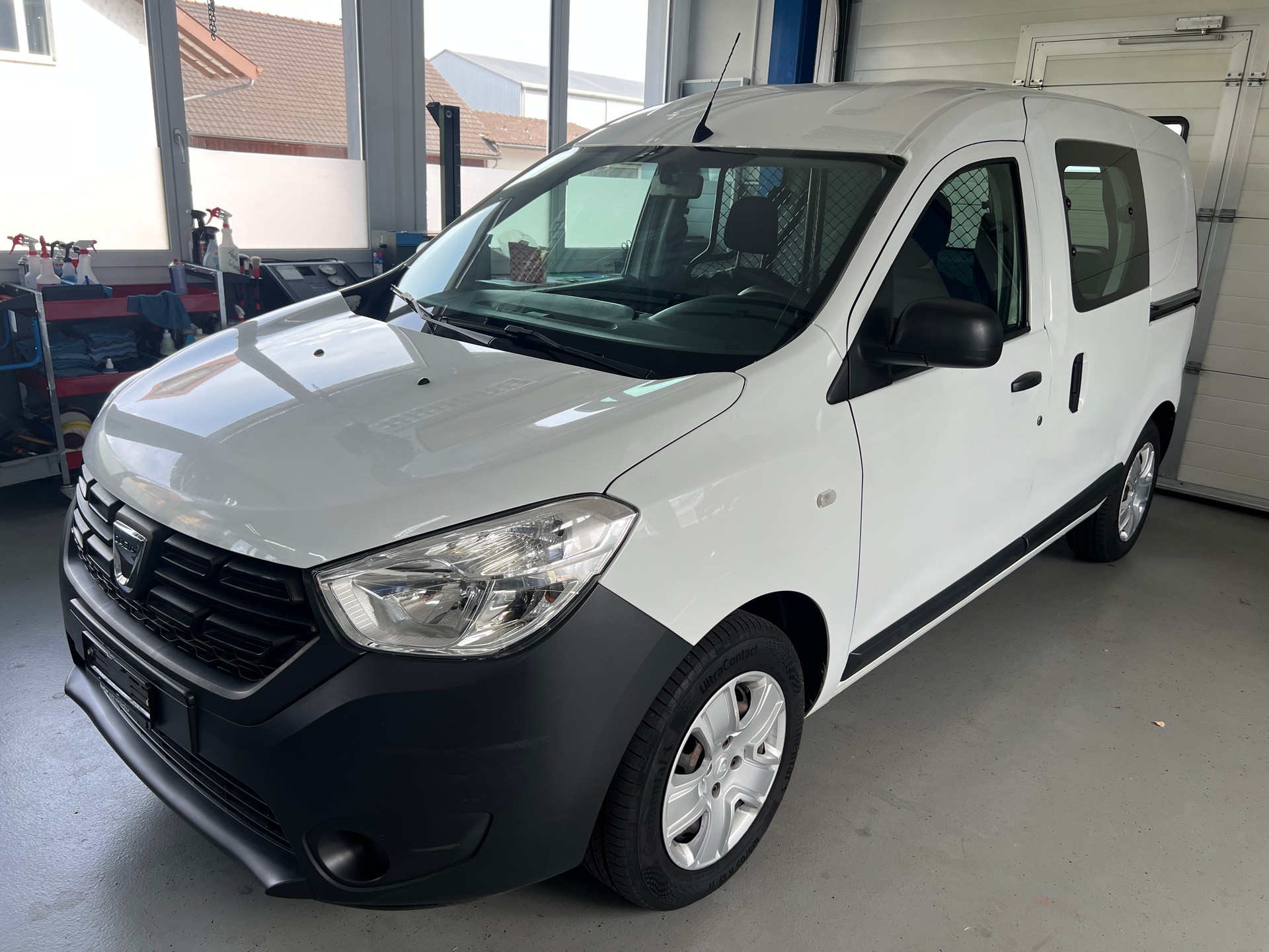 DACIA Dokker Van TCe 115 S&S Ambiance-image-0