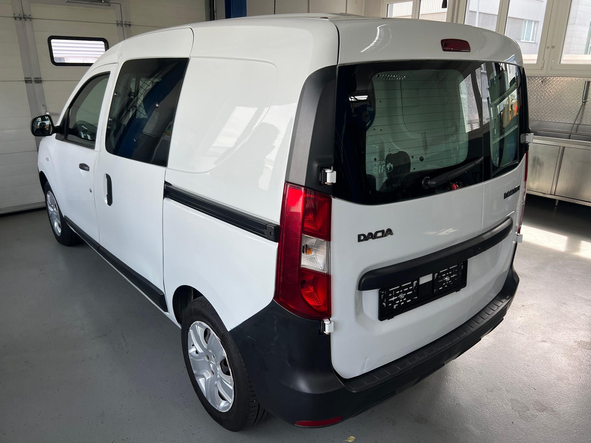 DACIA Dokker Van TCe 115 S&S Ambiance-image-2