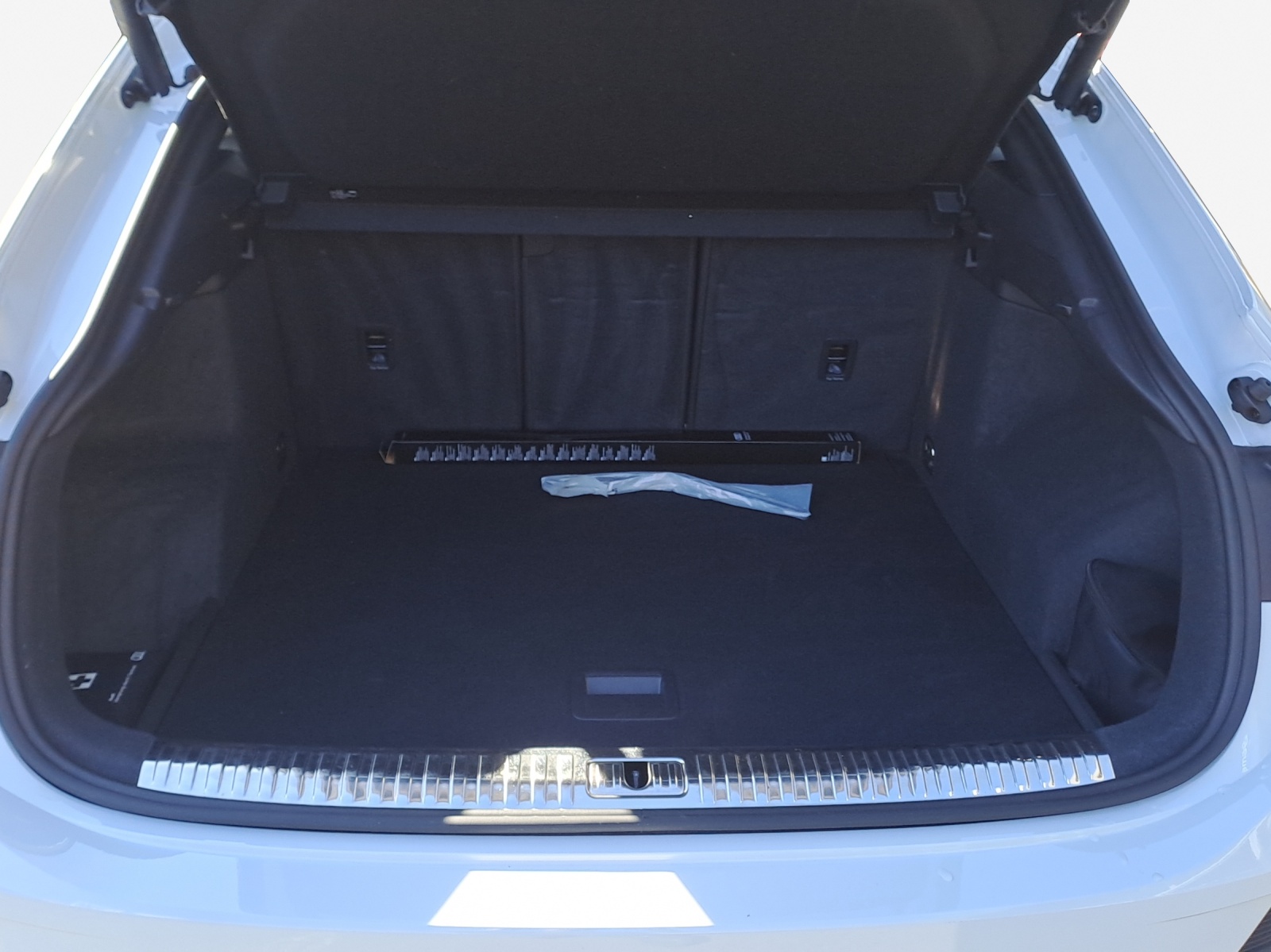 AUDI Q3 Sportback 35 TFSI S line Attraction S-tronic-image-12